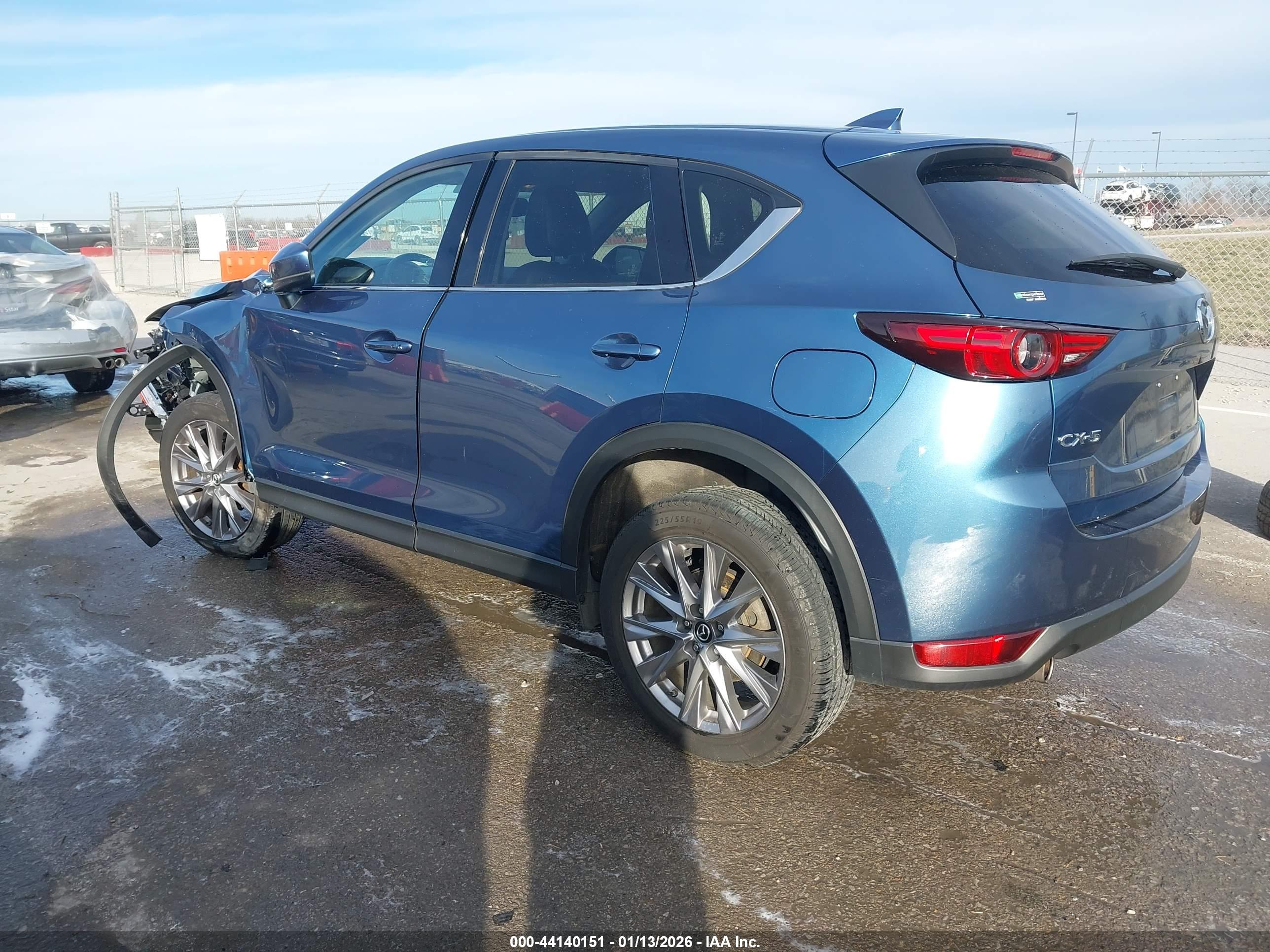 MAZDA CX-5 image 3