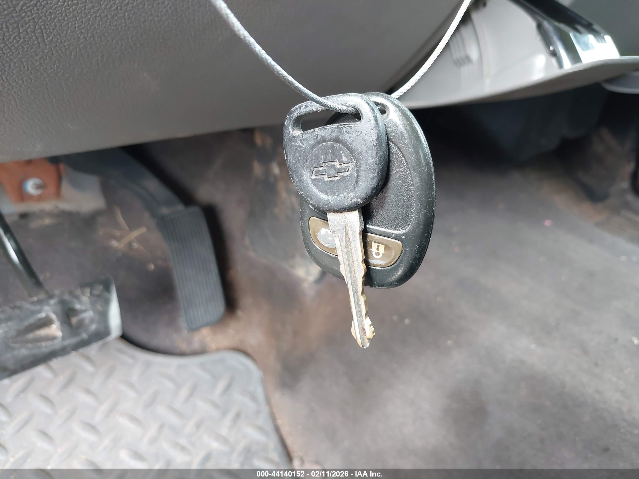 CHEVROLET SILVERADO image 11