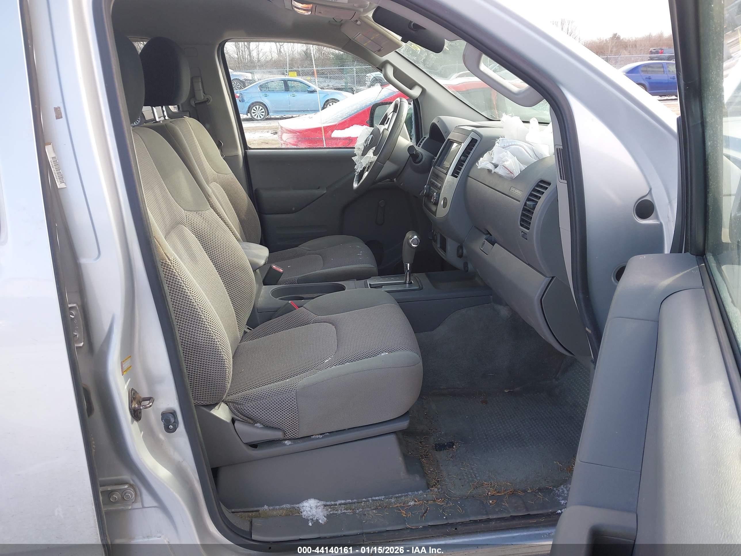 NISSAN FRONTIER image 5