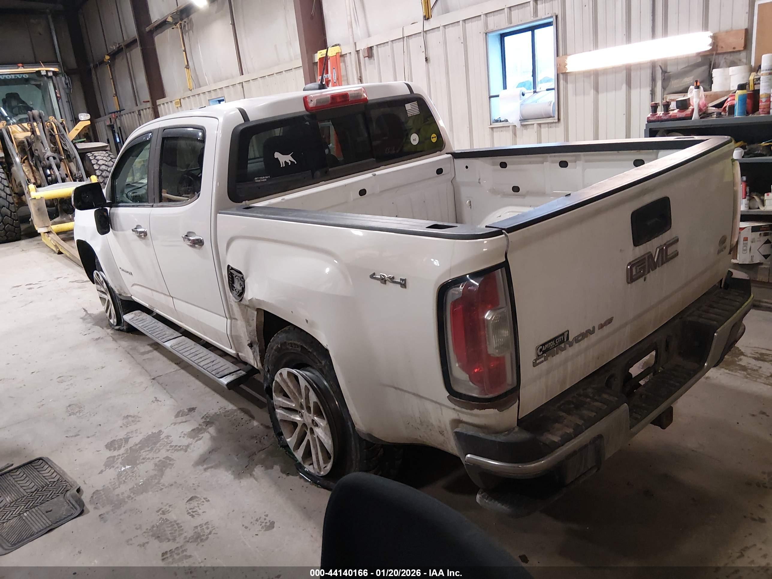 GMC CANYON image 3