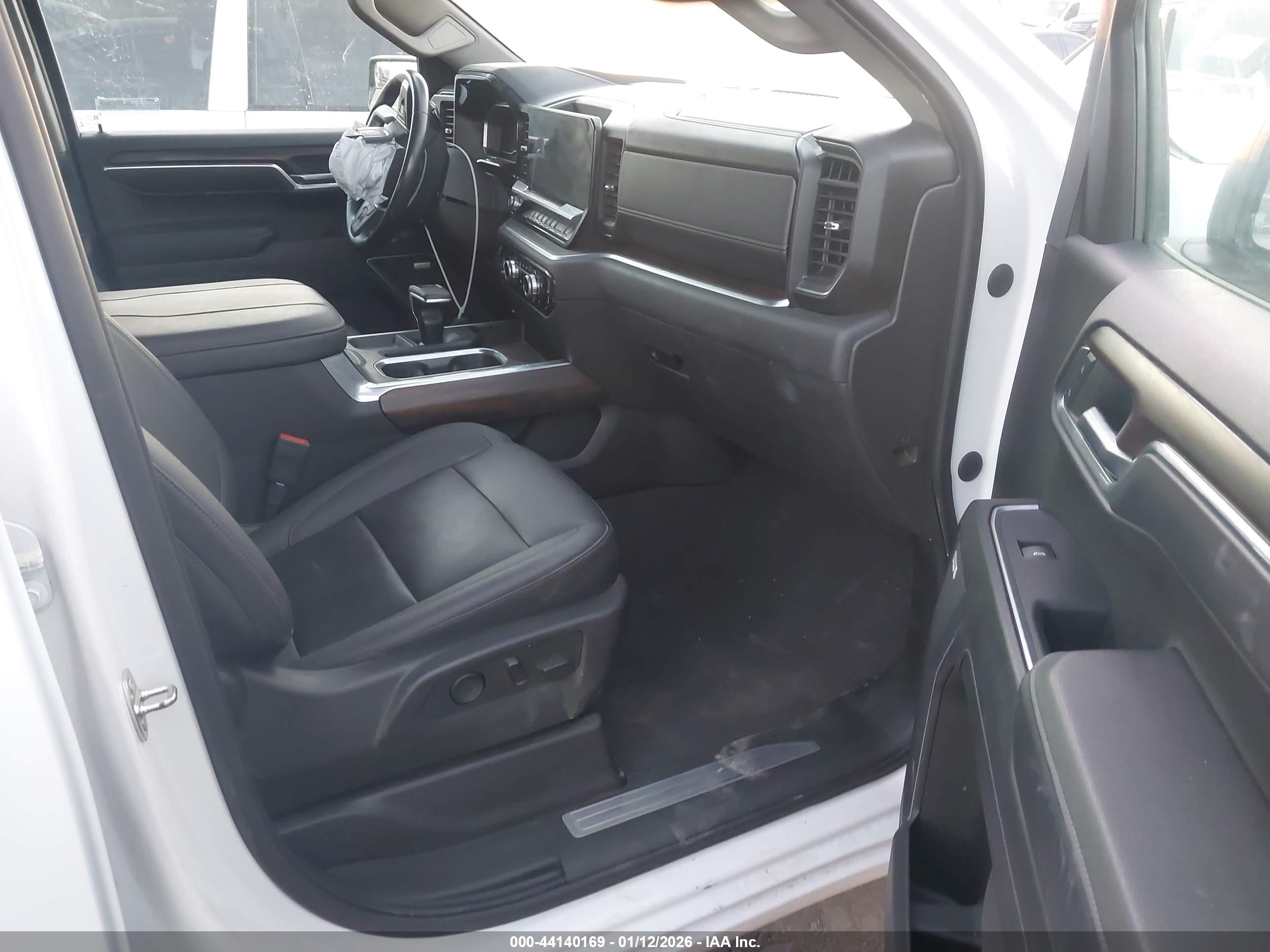 GMC SIERRA image 5