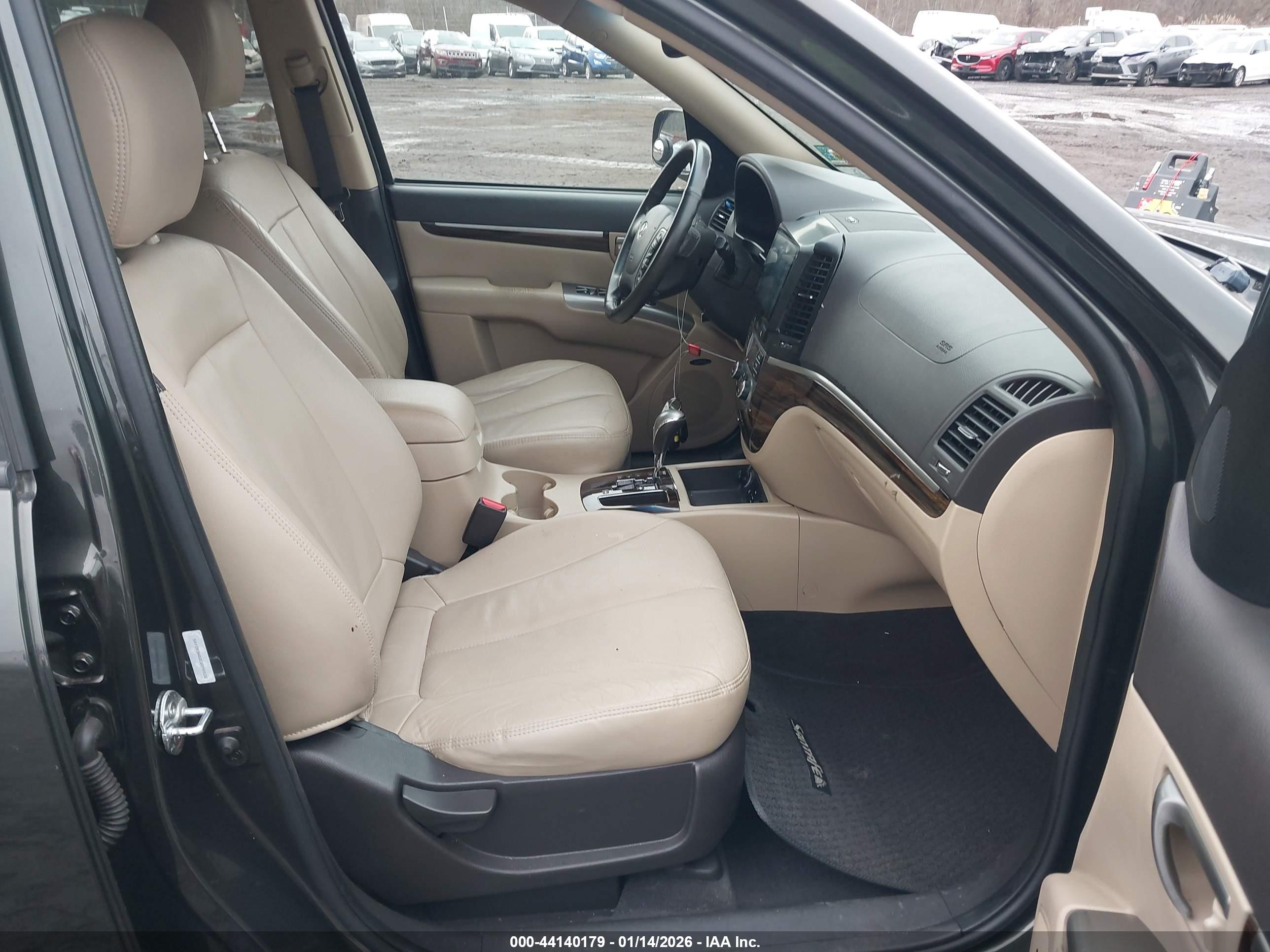 HYUNDAI SANTA image 5
