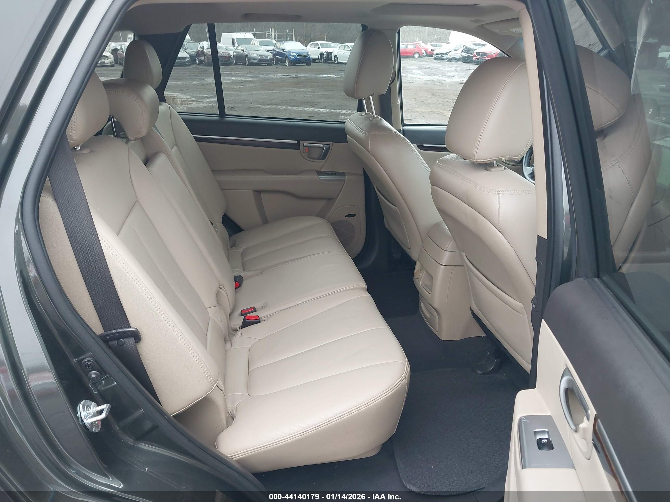 HYUNDAI SANTA image 8