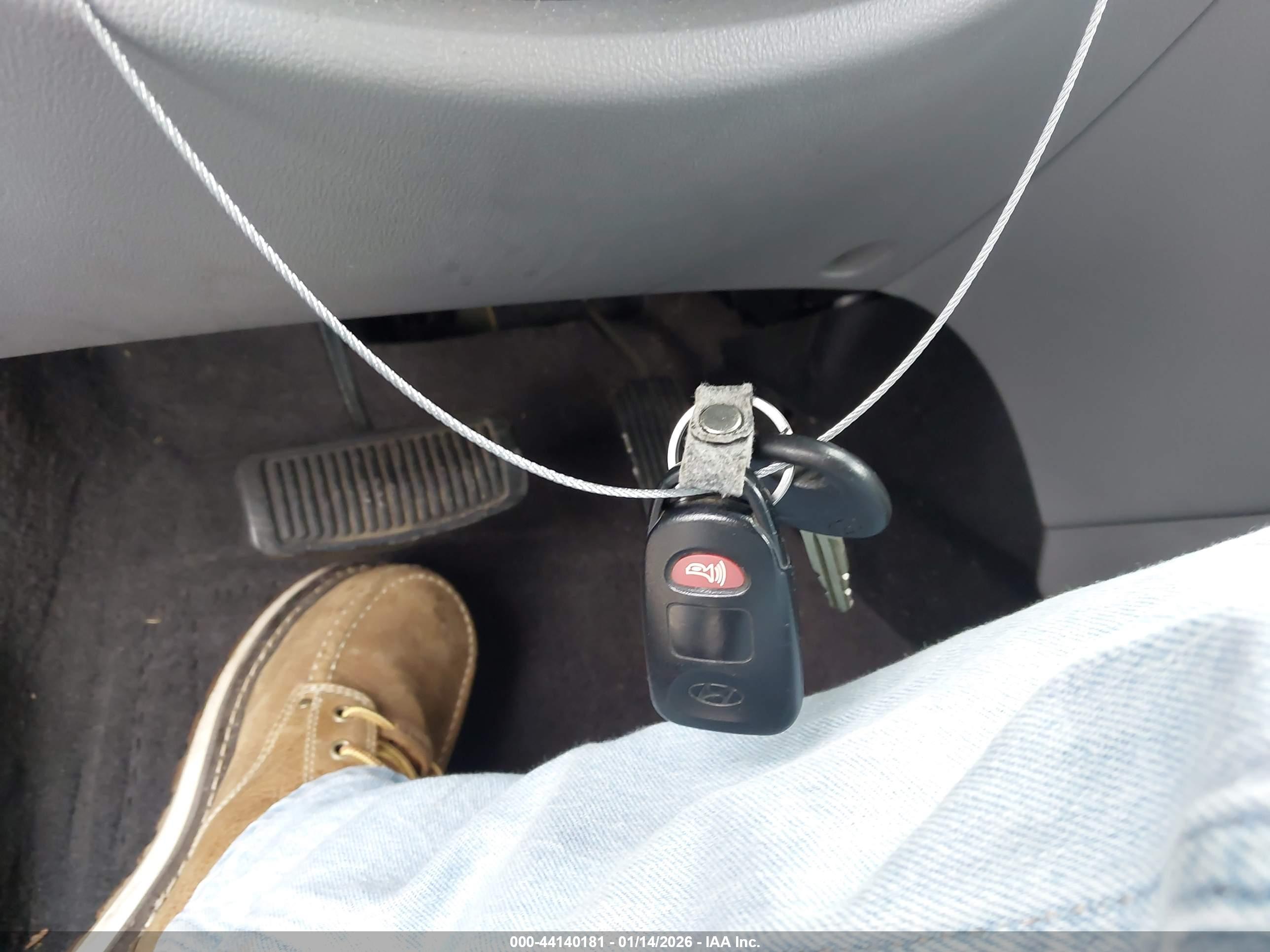 HYUNDAI ELANTRA image 11