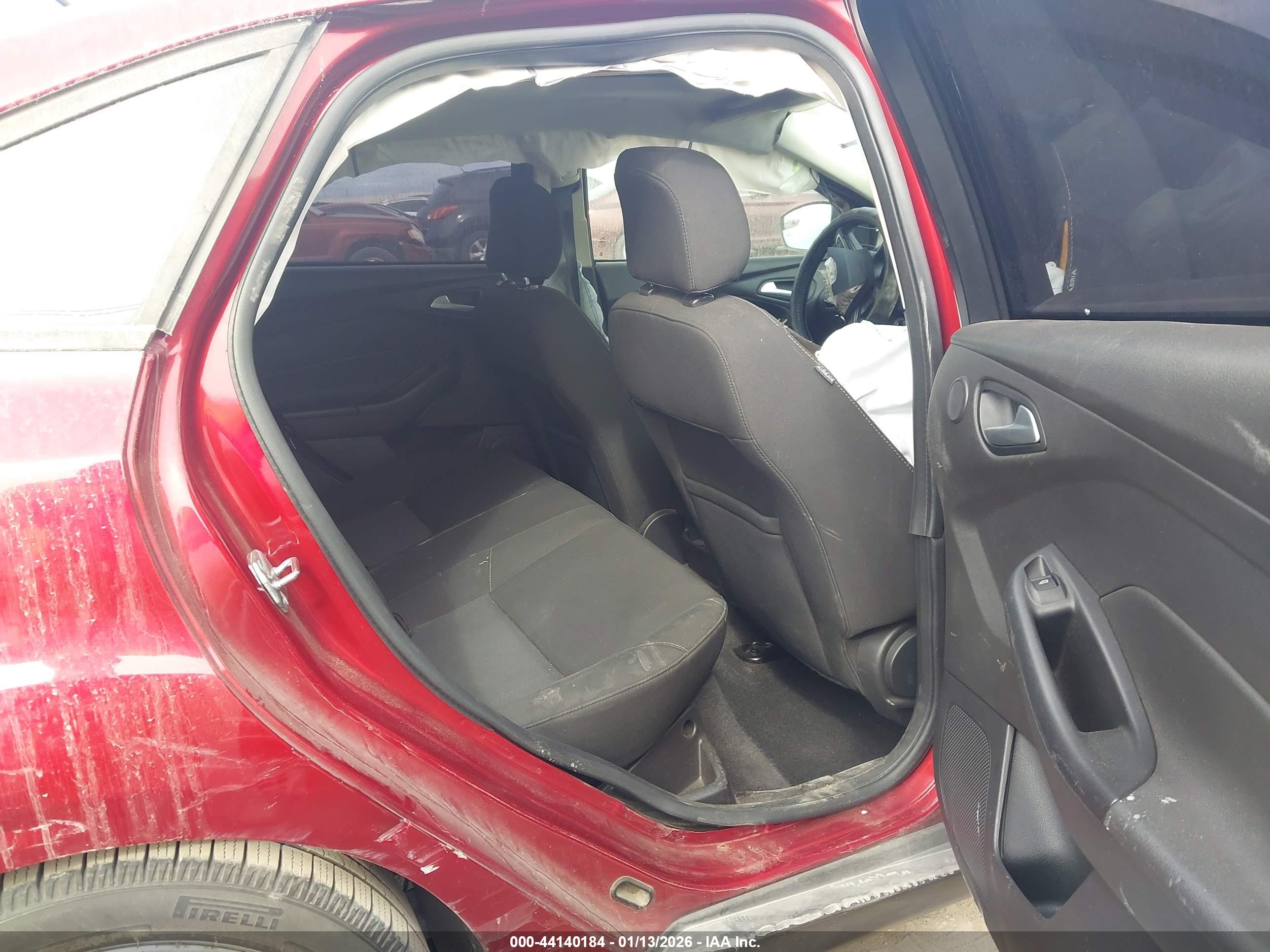 FORD FOCUS image 8