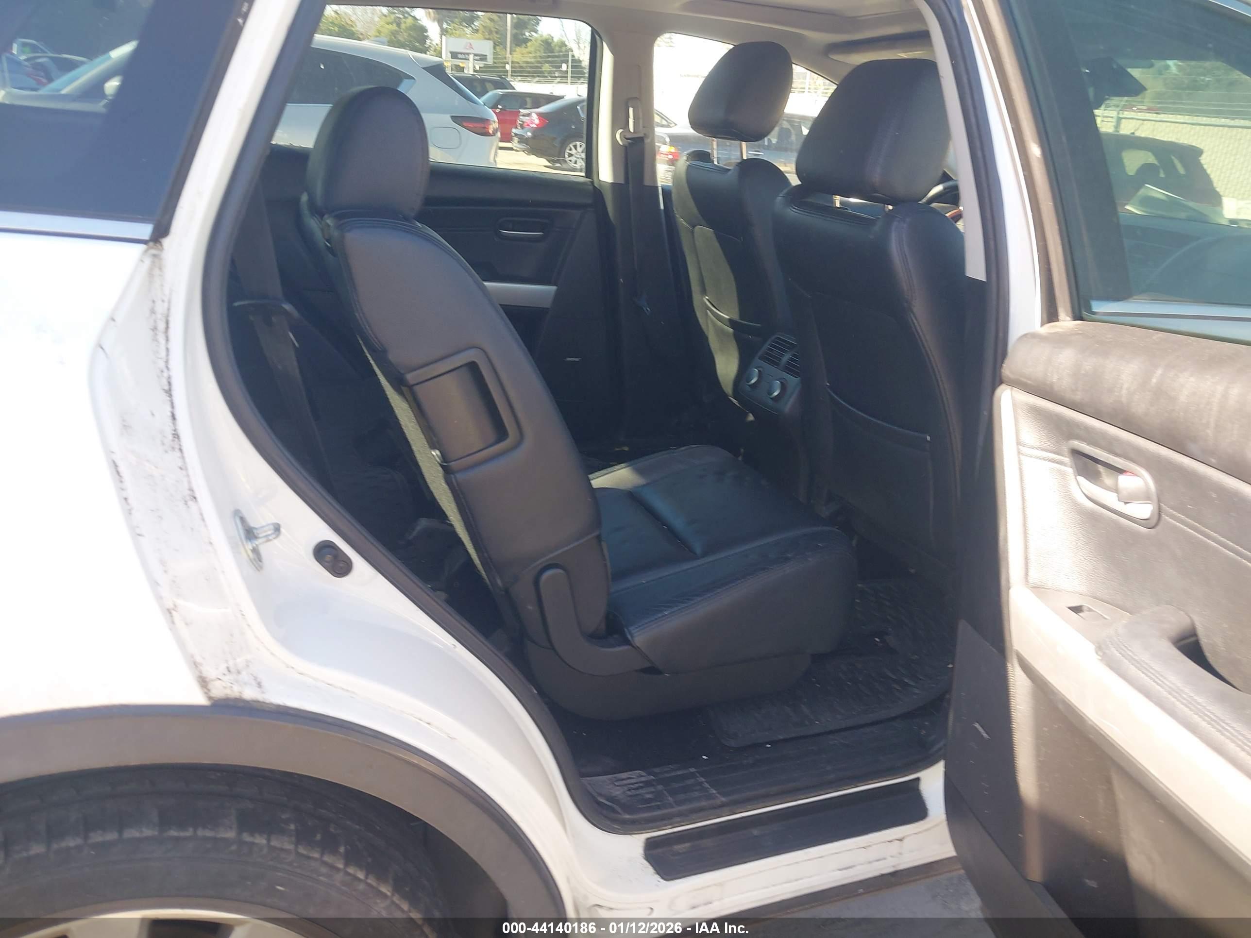 MAZDA CX-9 image 8