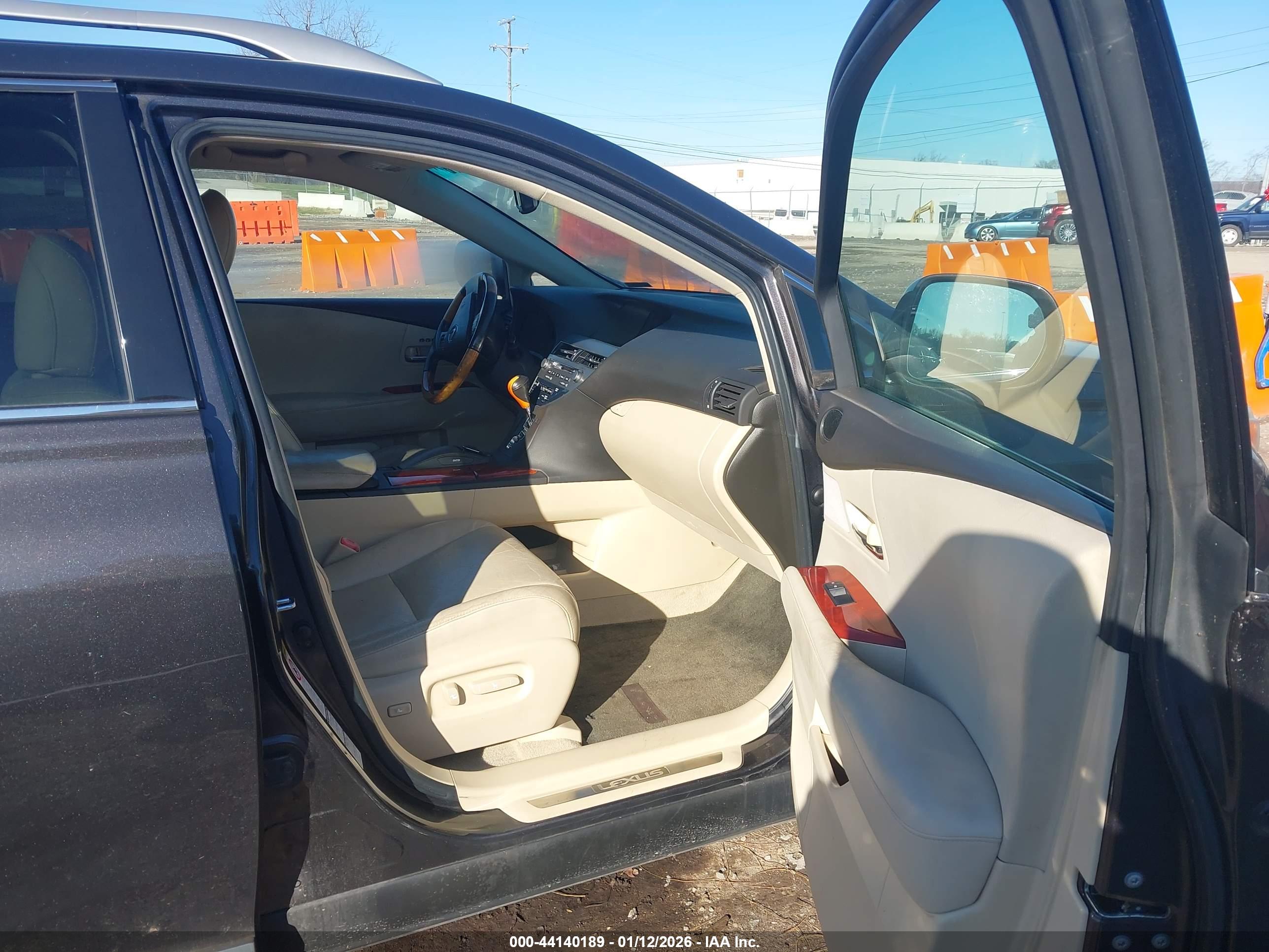 LEXUS RX image 5