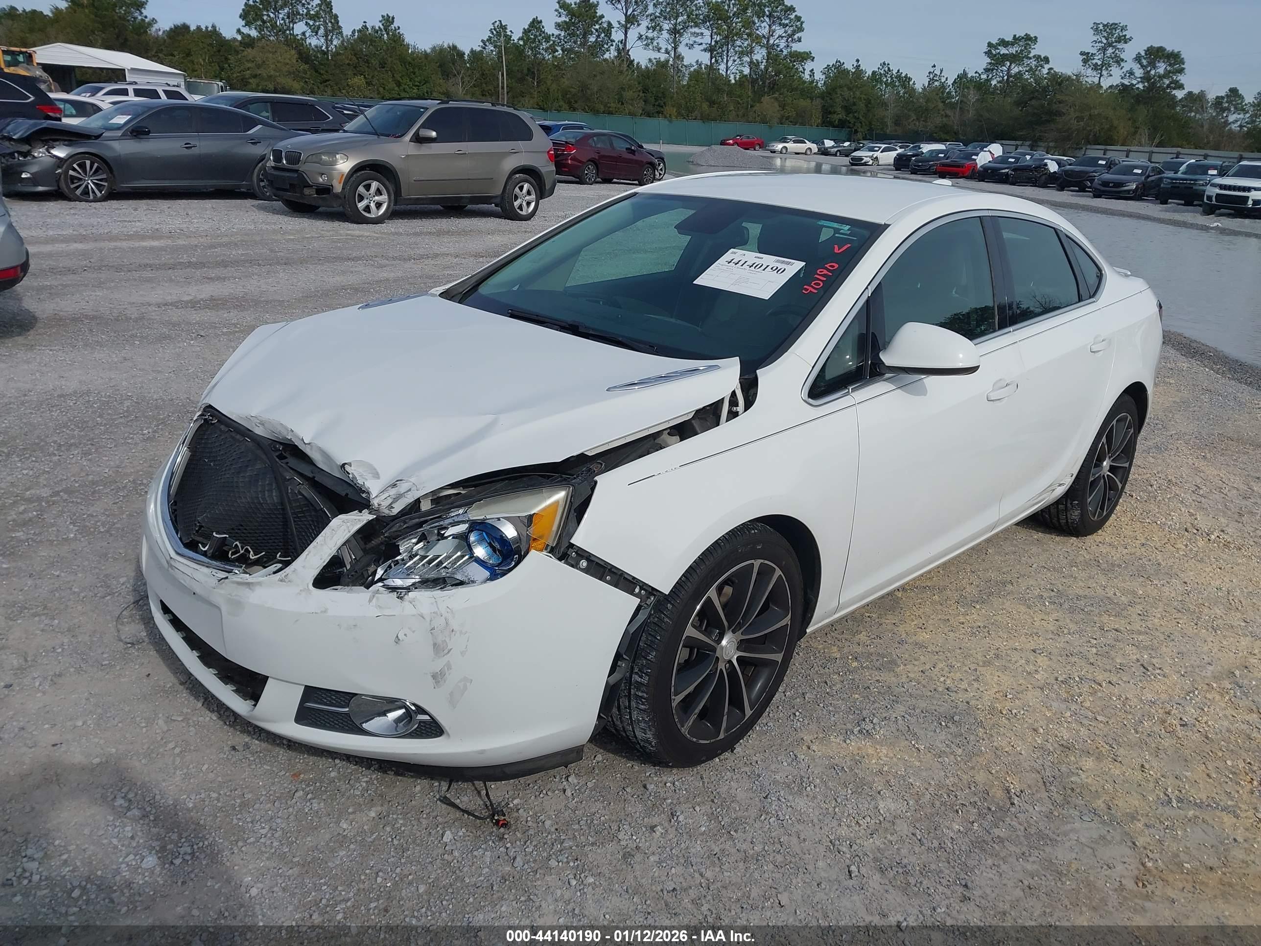 BUICK VERANO image 2