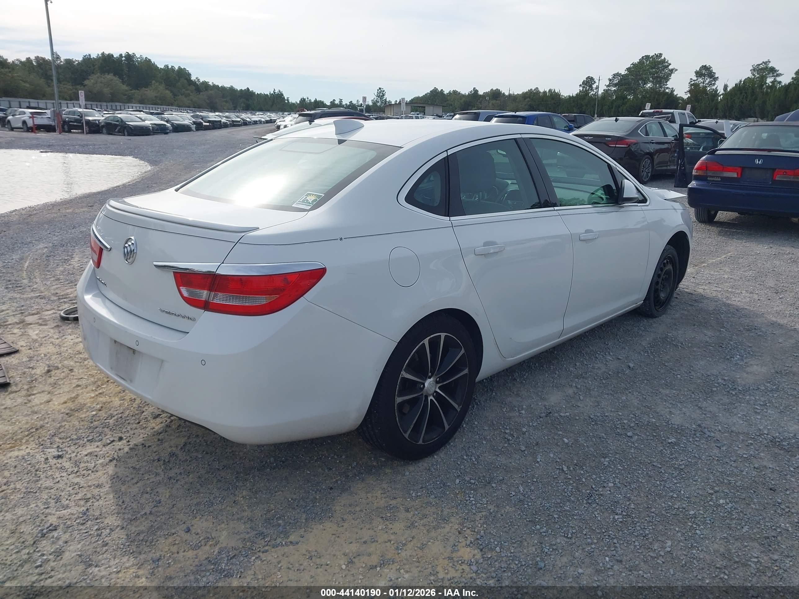 BUICK VERANO image 4