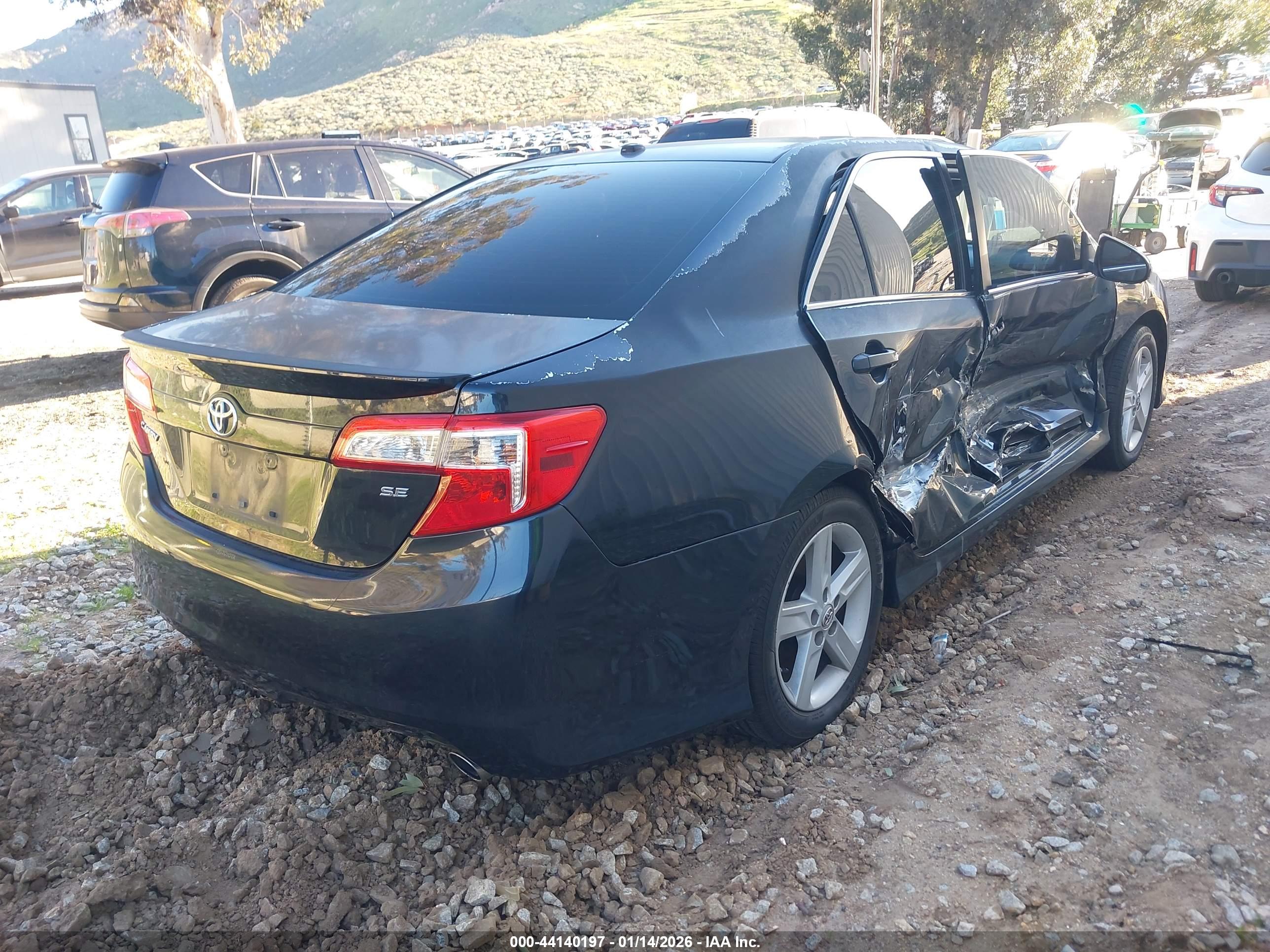 TOYOTA CAMRY image 4