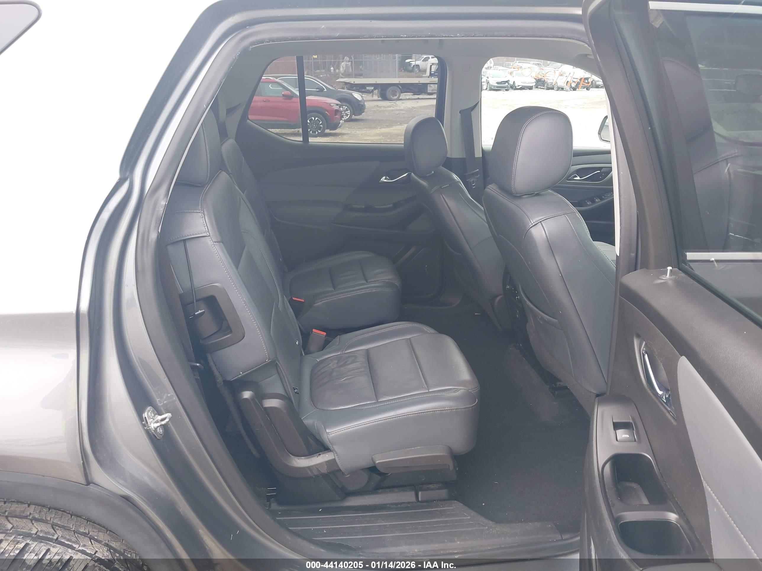 CHEVROLET TRAVERSE image 8