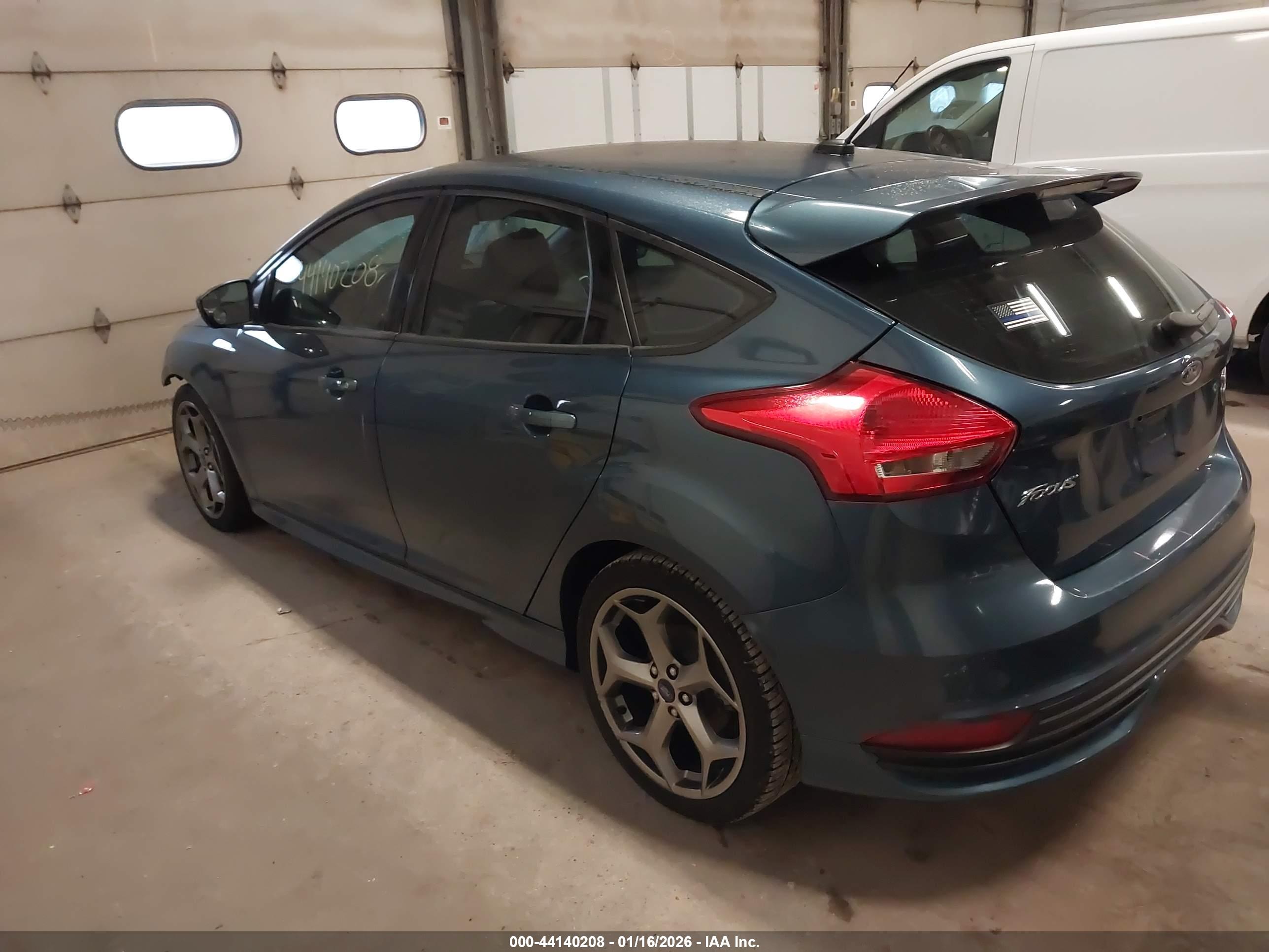 FORD FOCUS image 3