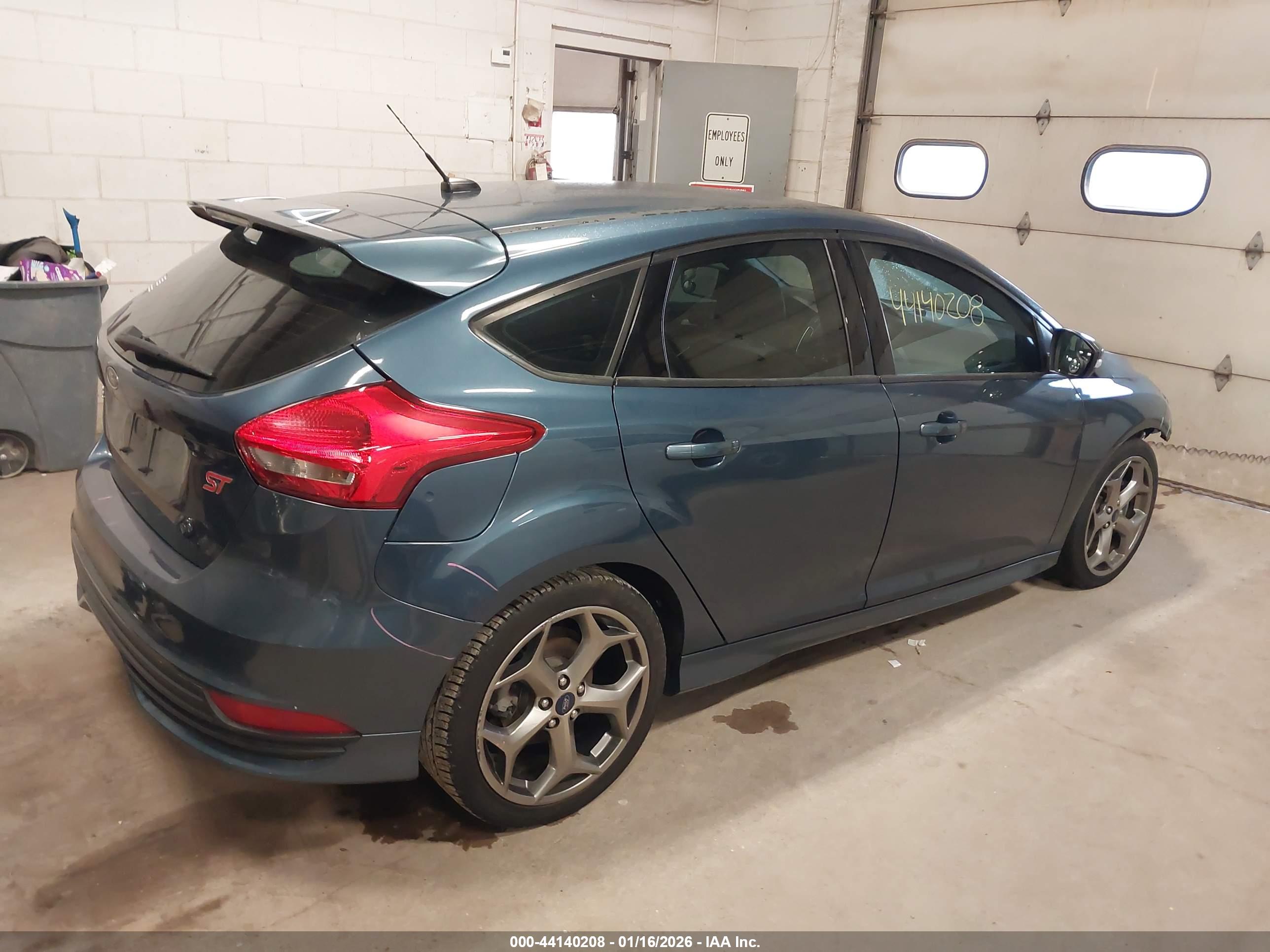 FORD FOCUS image 4