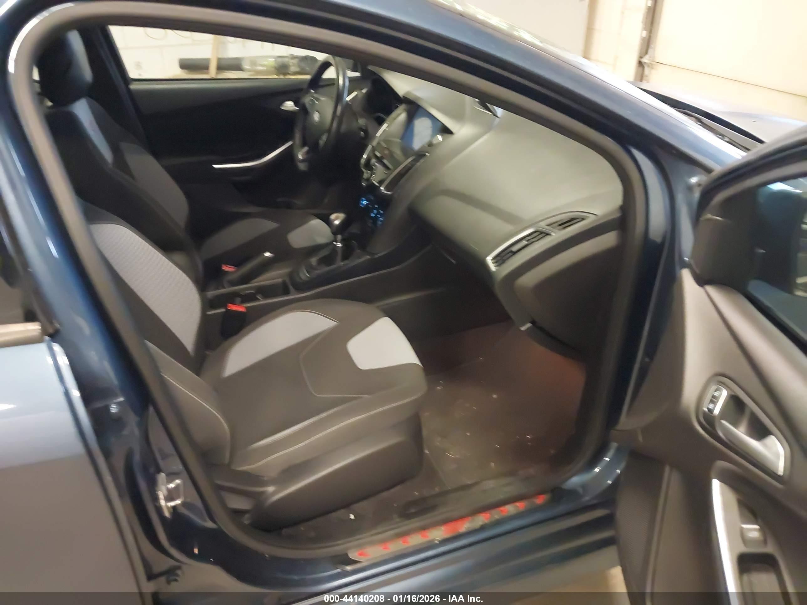 FORD FOCUS image 5