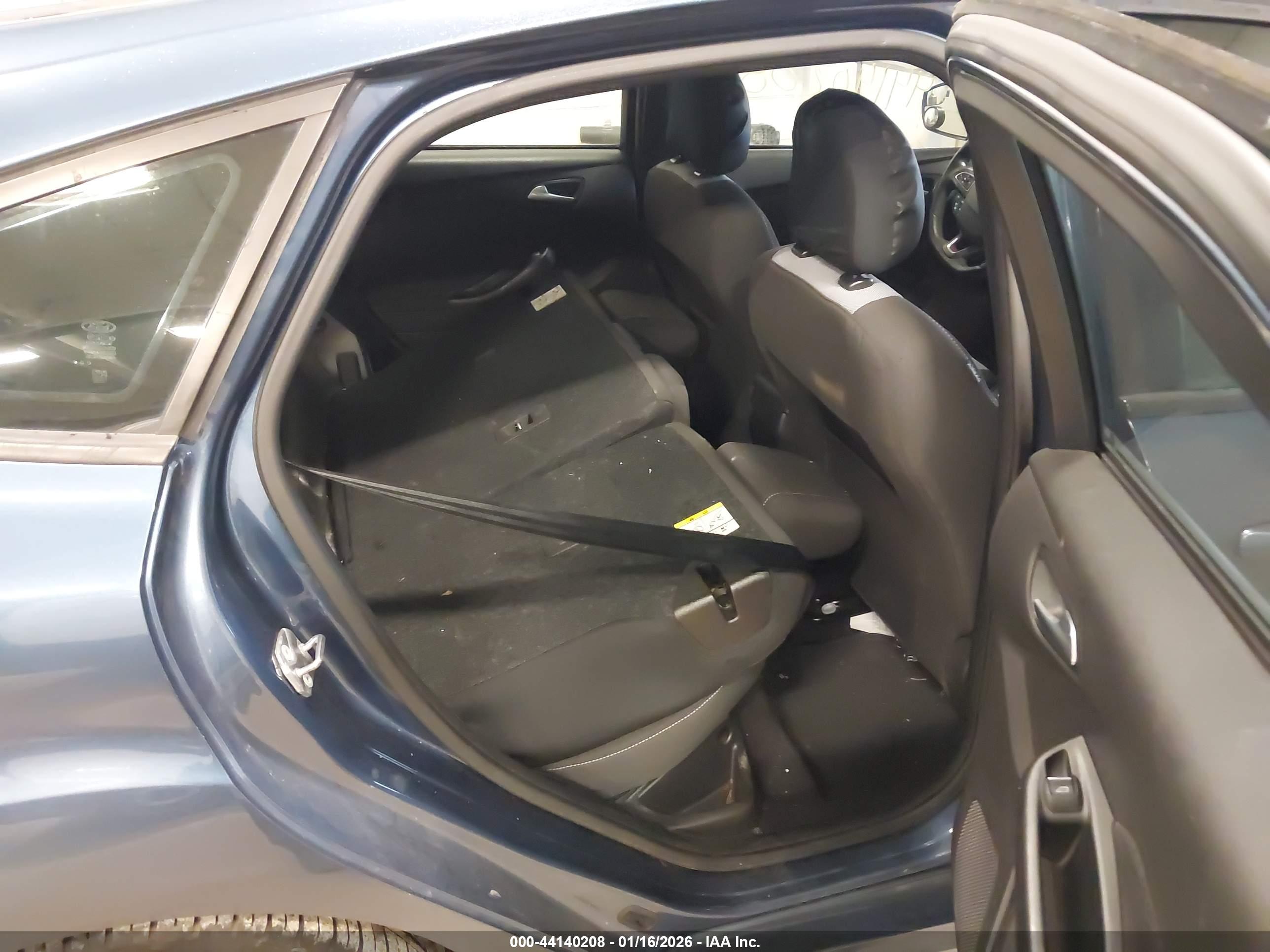 FORD FOCUS image 8
