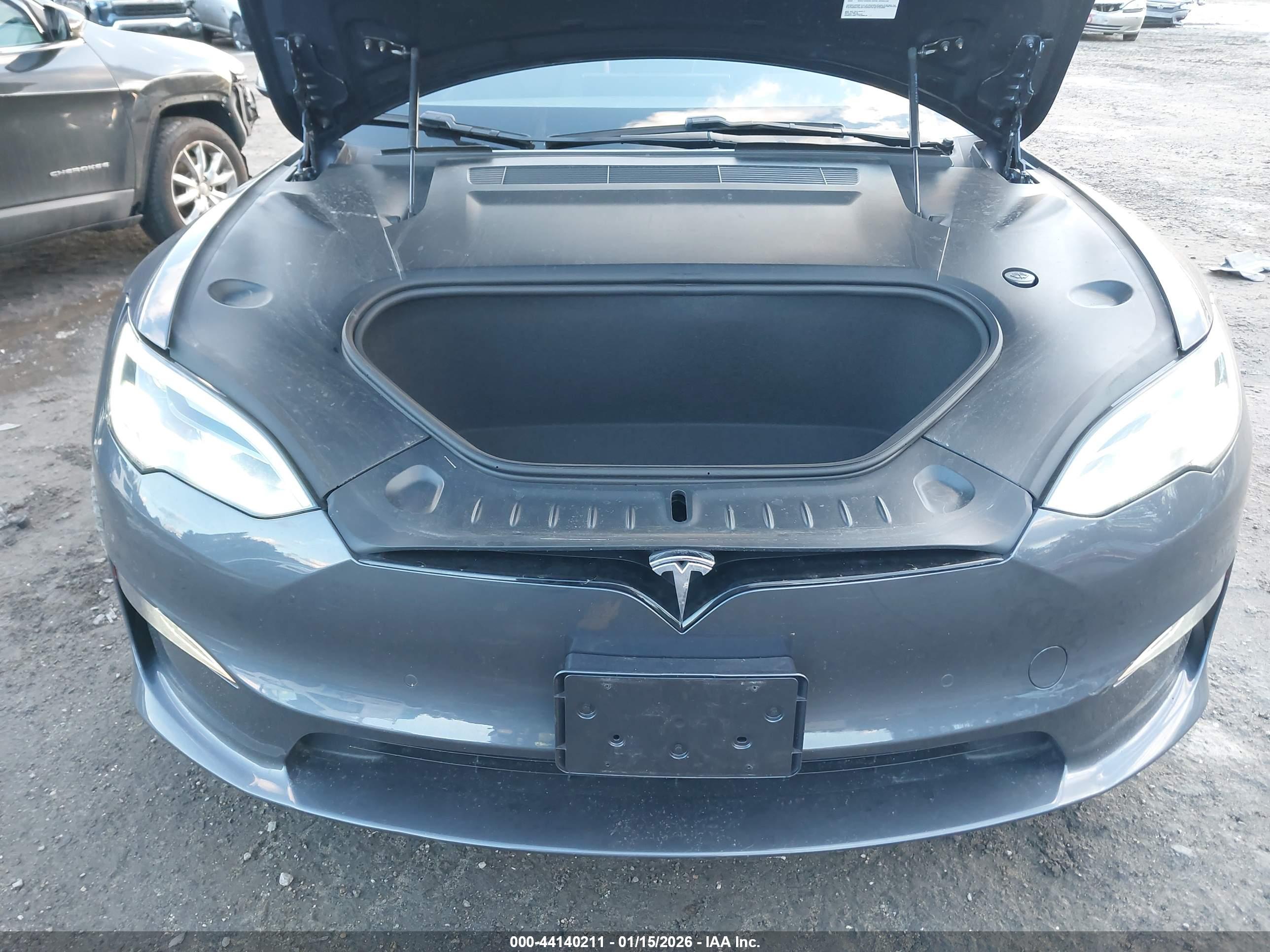 TESLA MODEL image 10