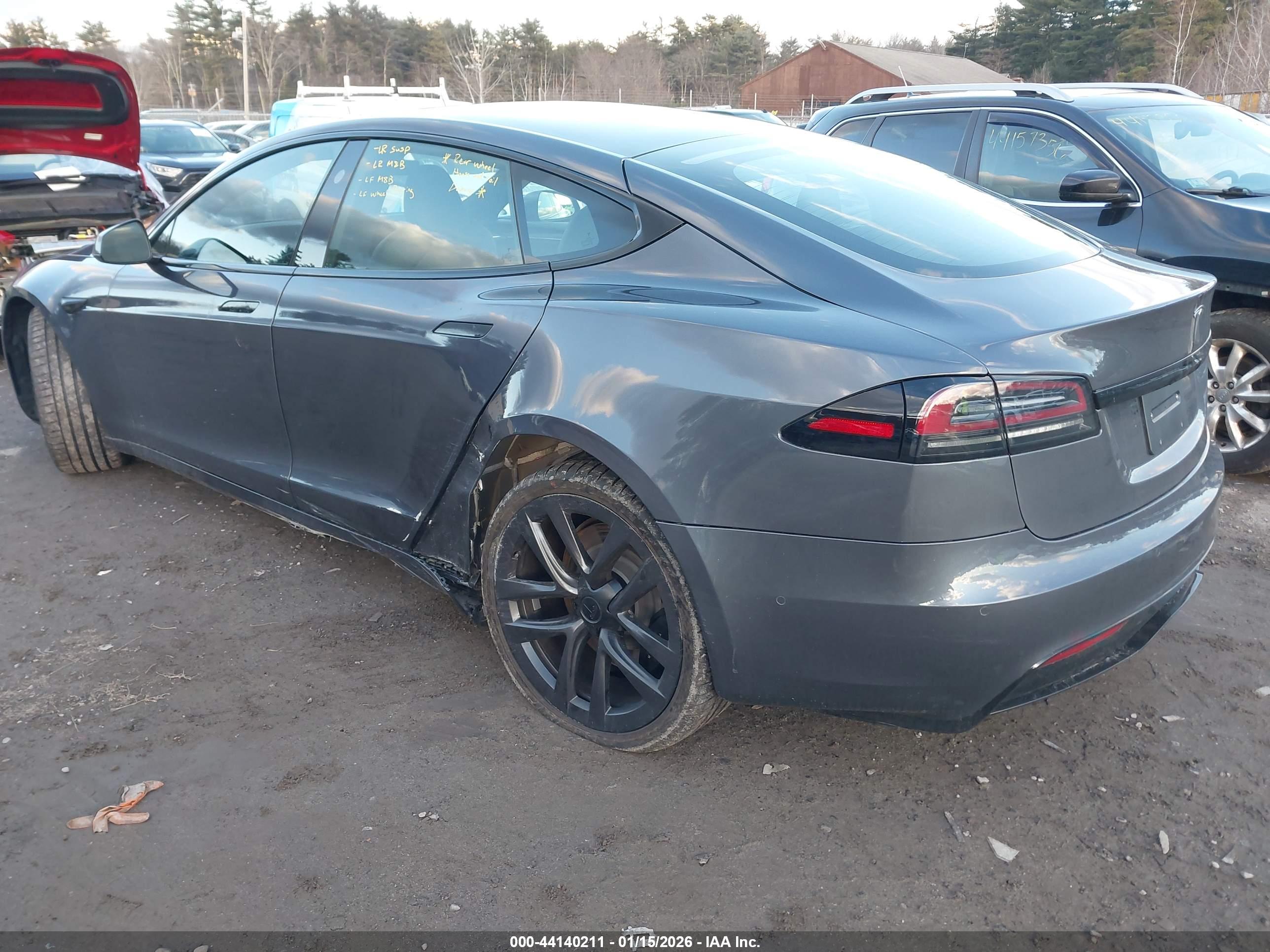TESLA MODEL image 3