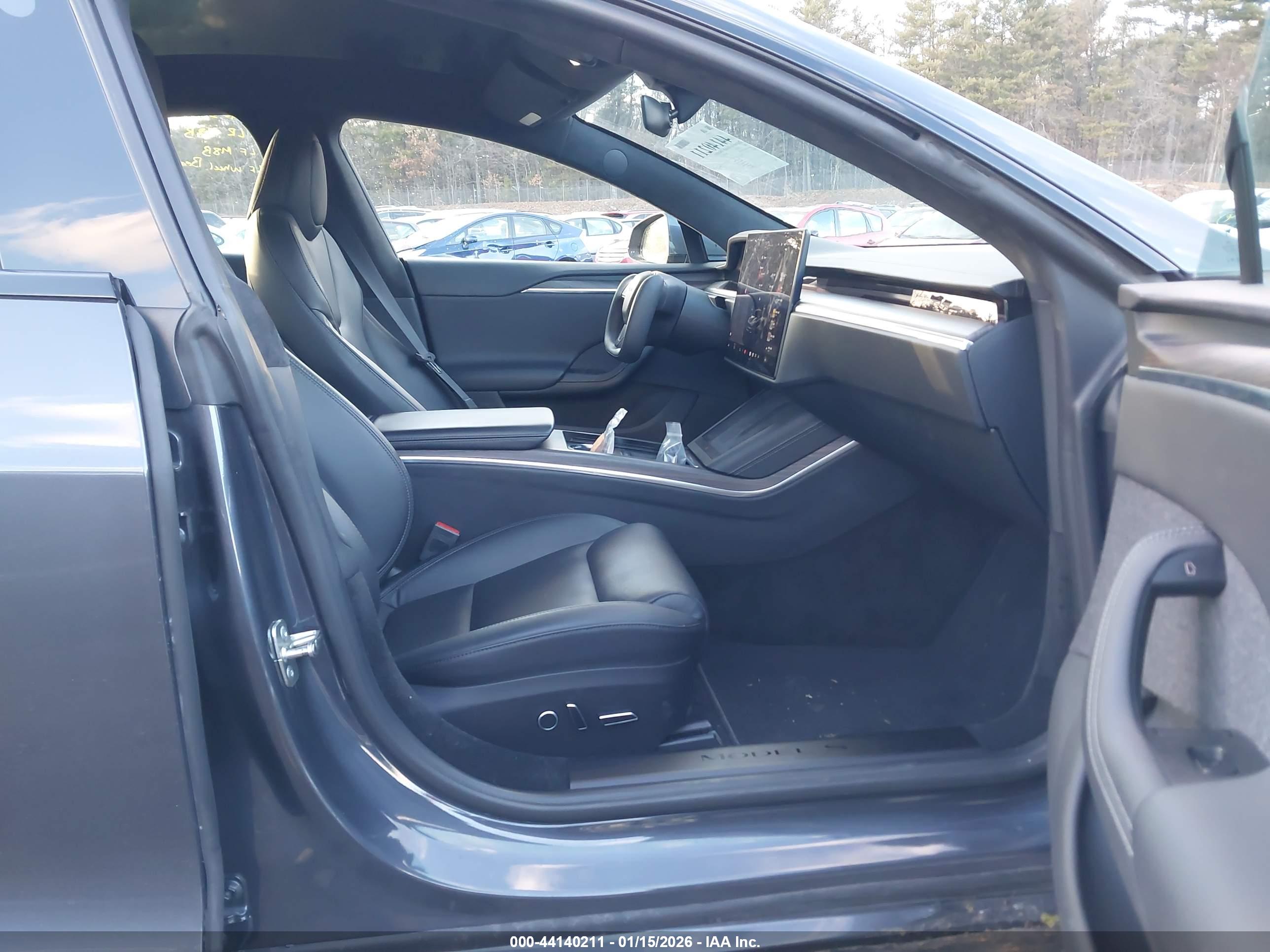 TESLA MODEL image 5
