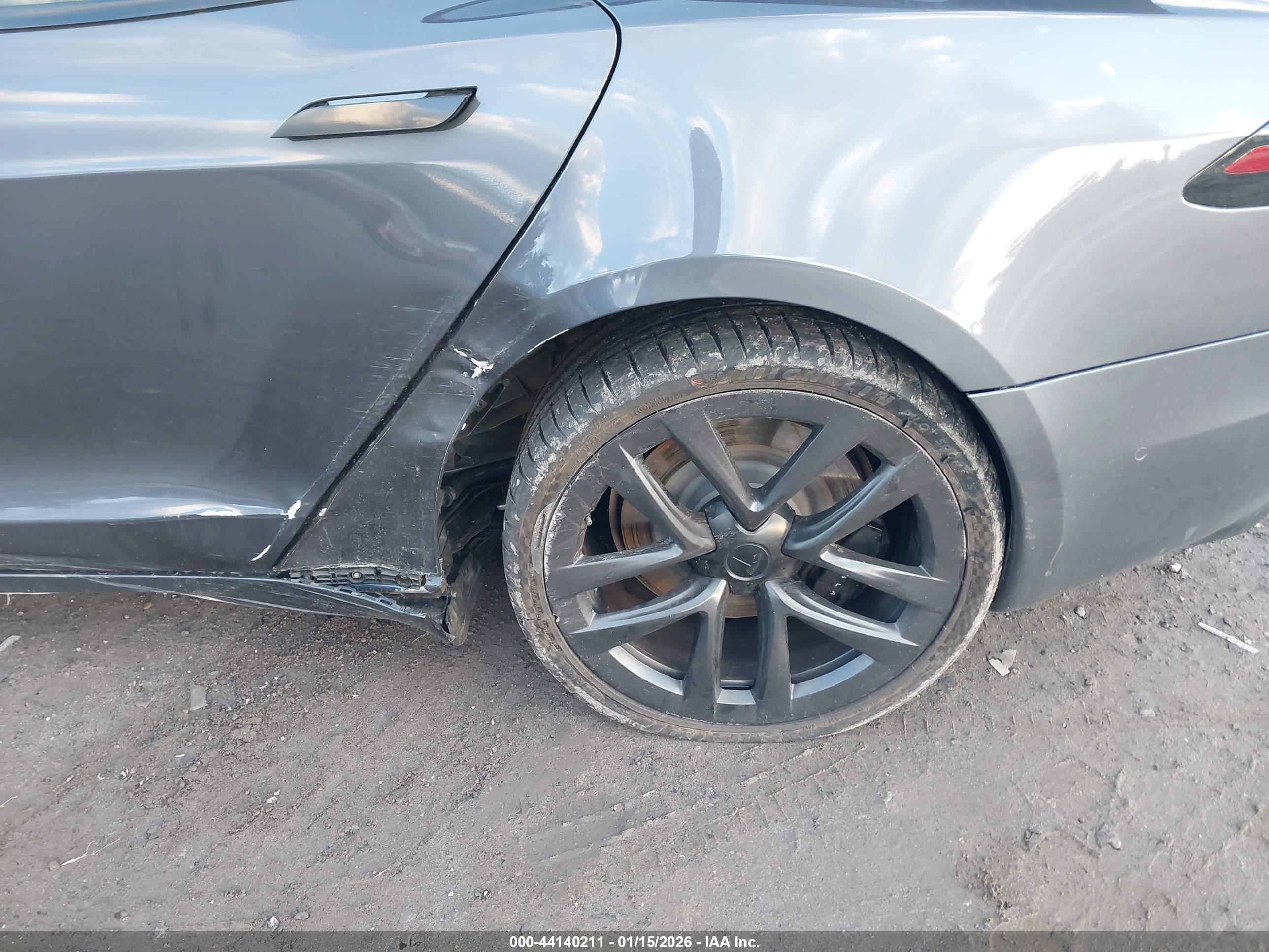 TESLA MODEL image 6