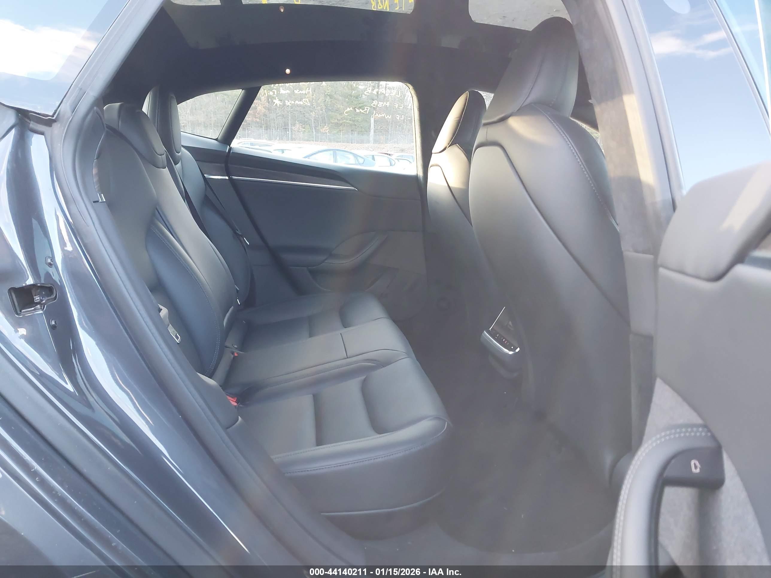 TESLA MODEL image 8