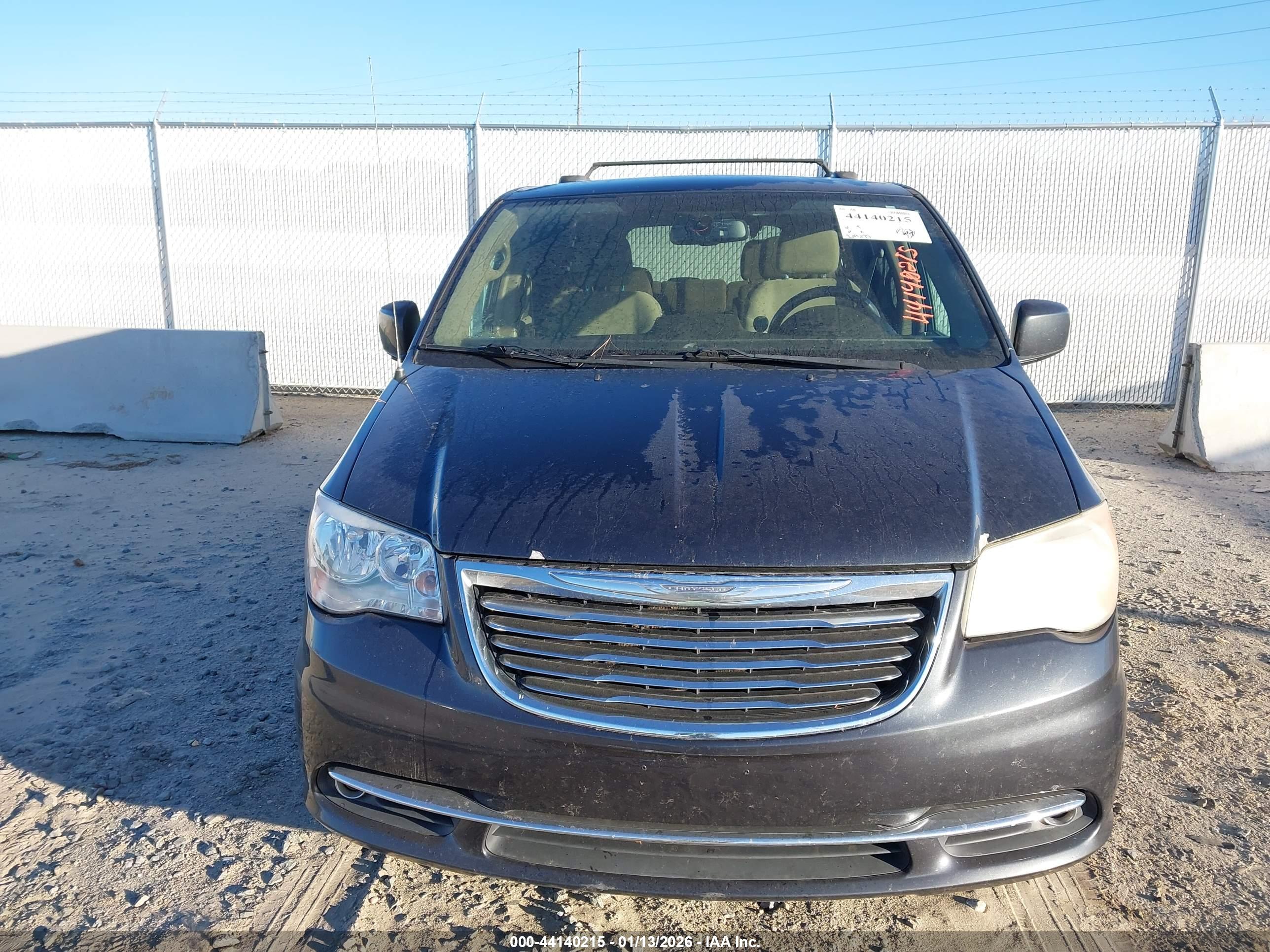 CHRYSLER TOWN image 6
