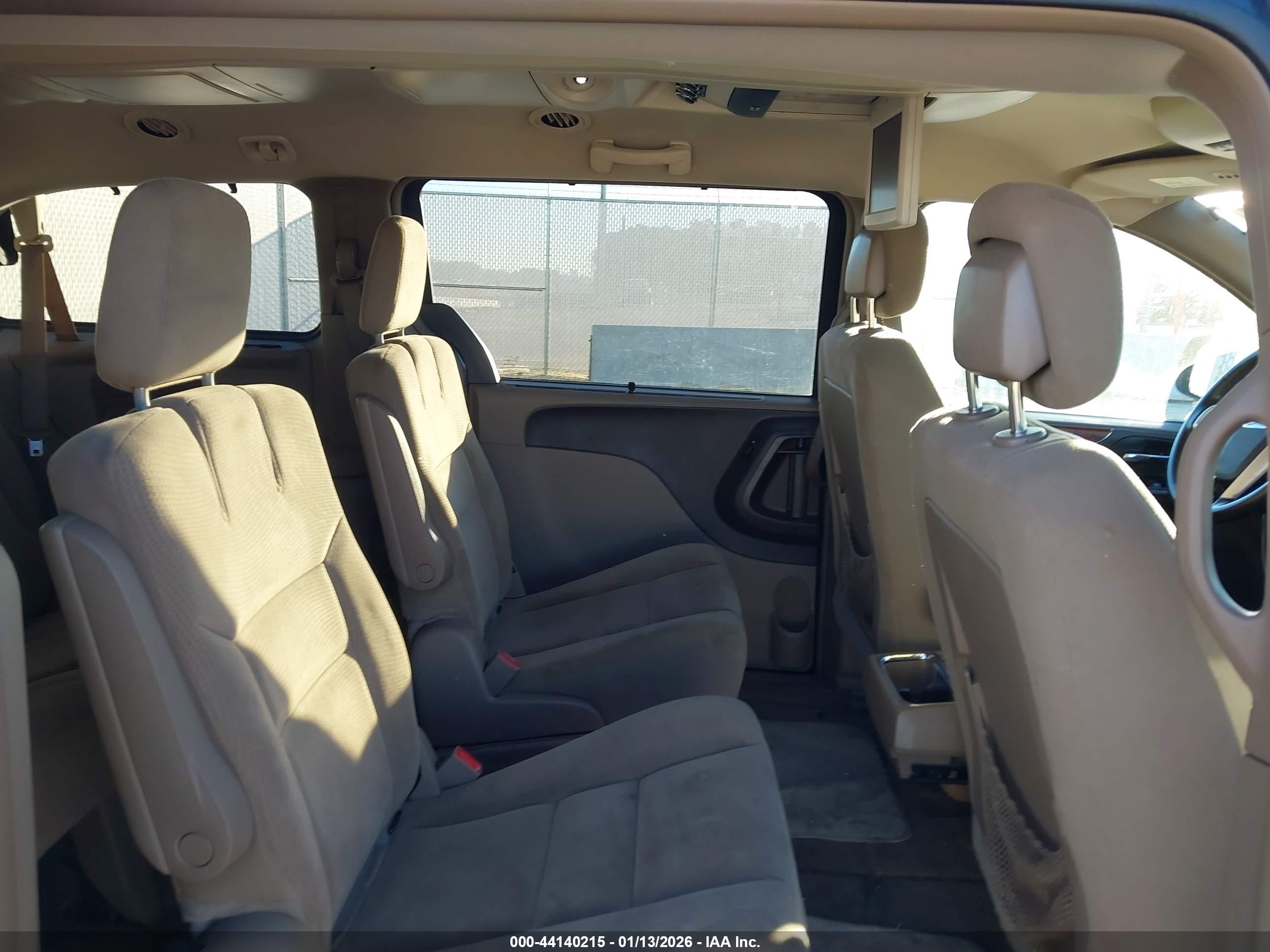 CHRYSLER TOWN image 8