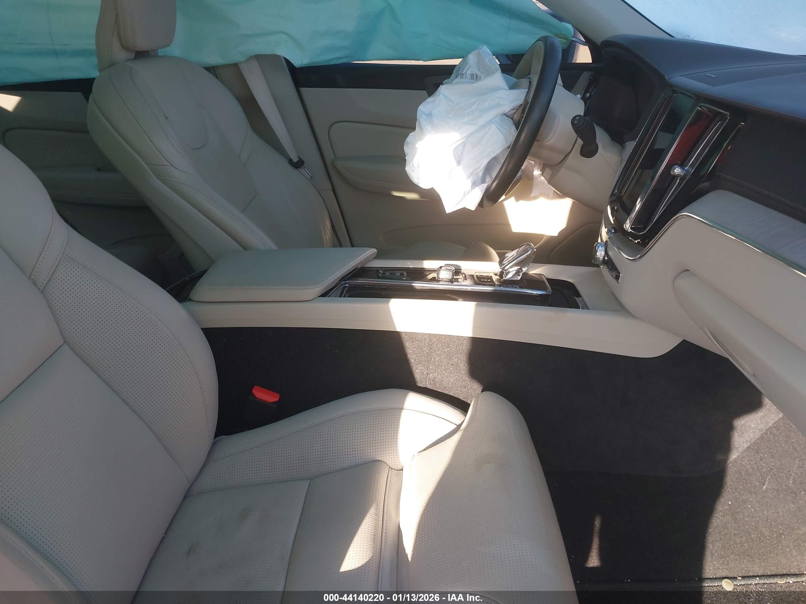 VOLVO XC60 image 5