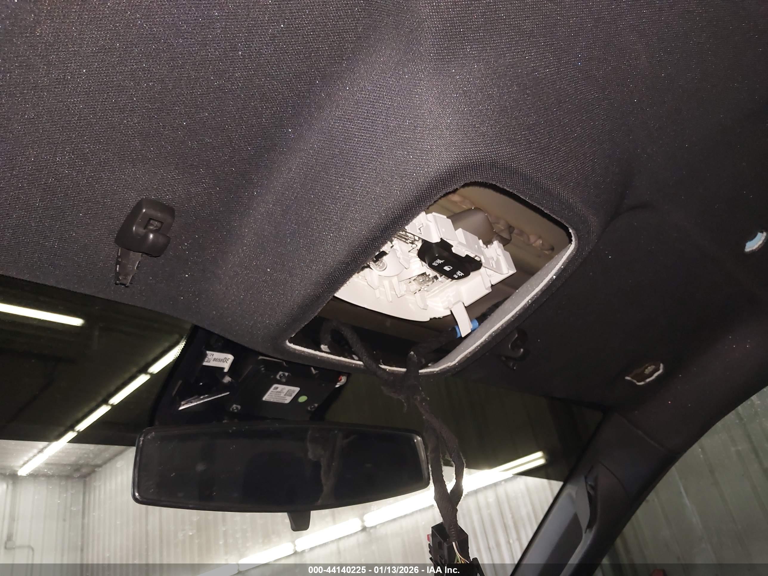 CHEVROLET COLORADO image 6