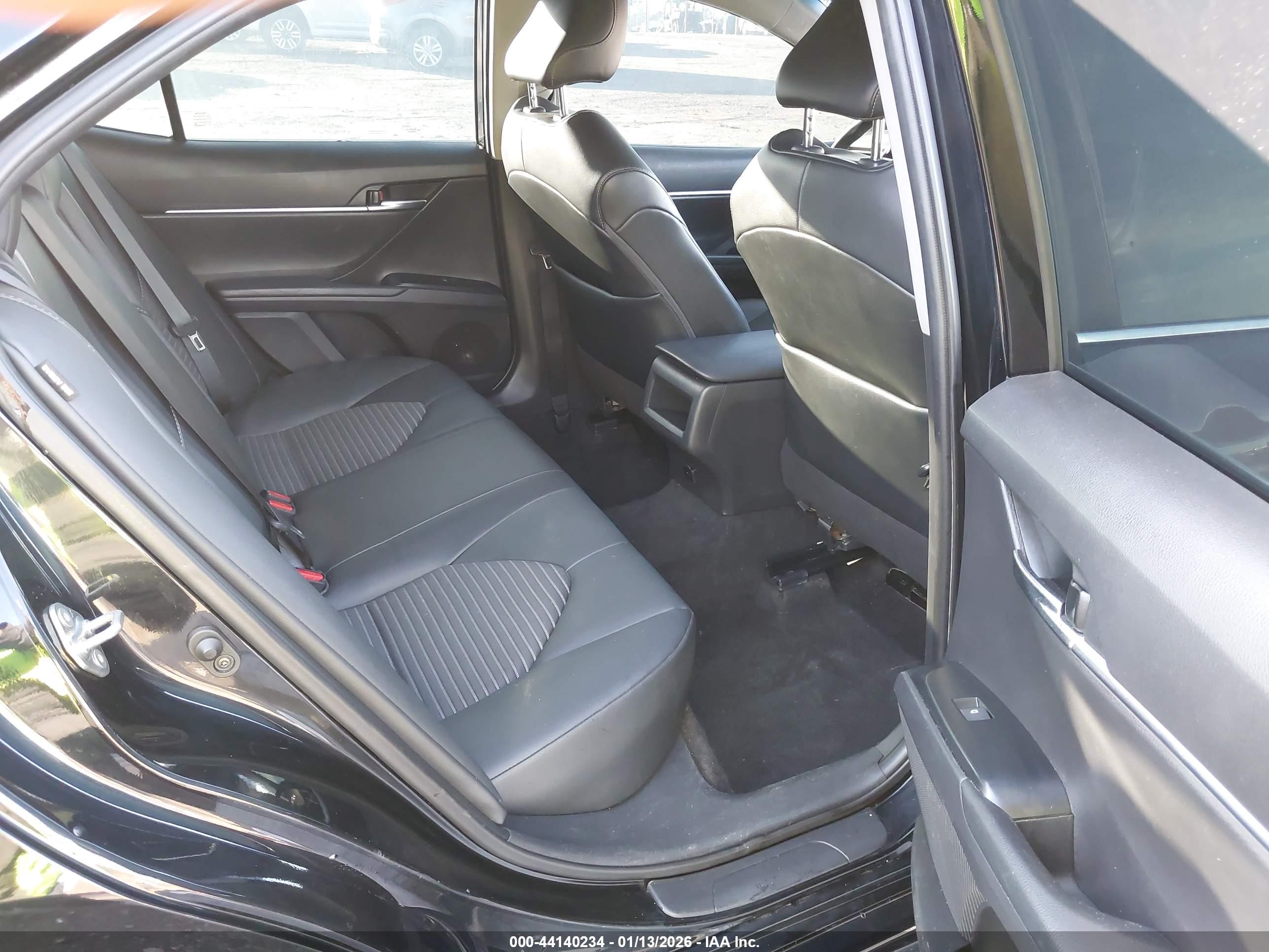TOYOTA CAMRY image 8