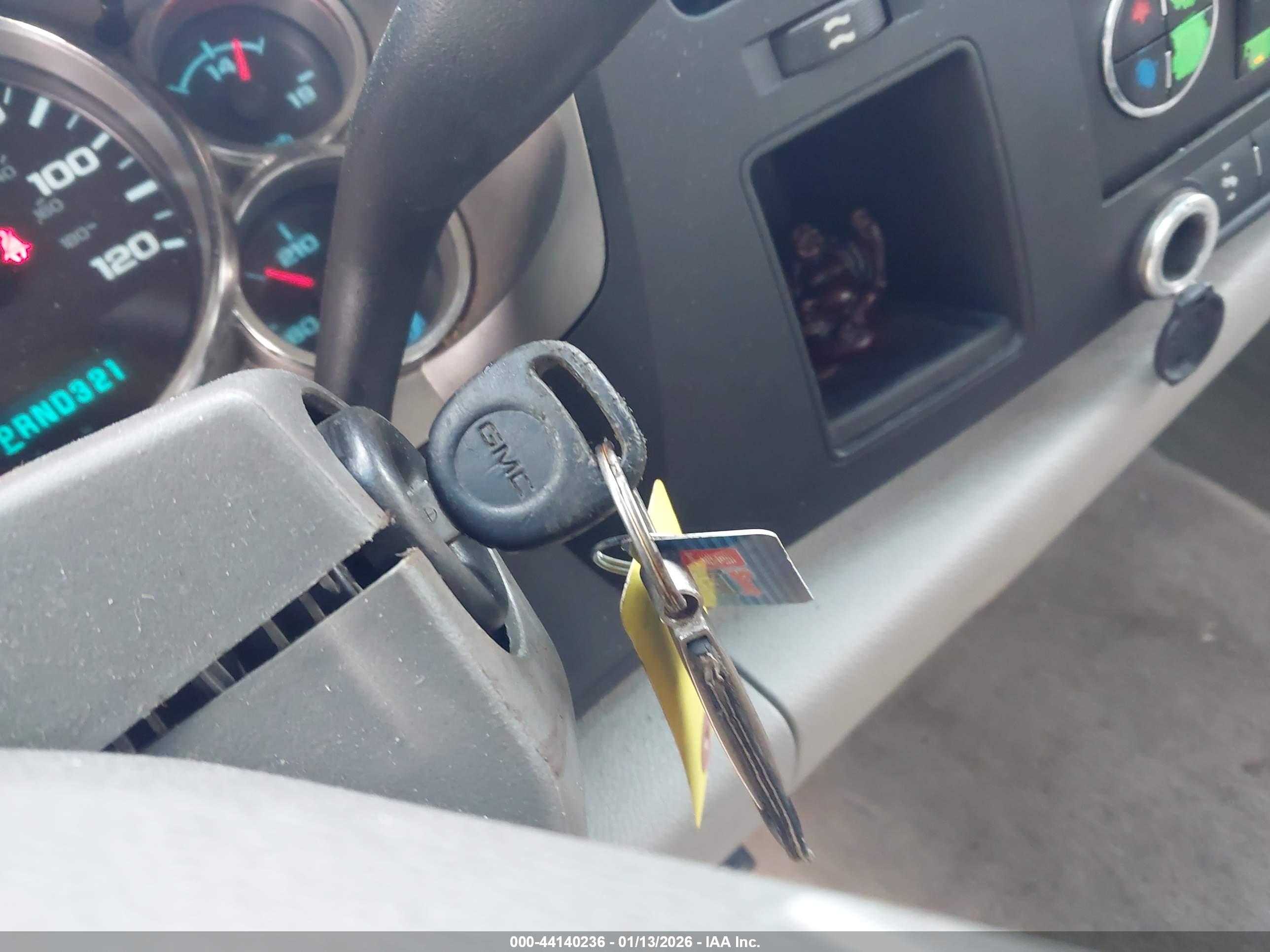 GMC SIERRA image 11