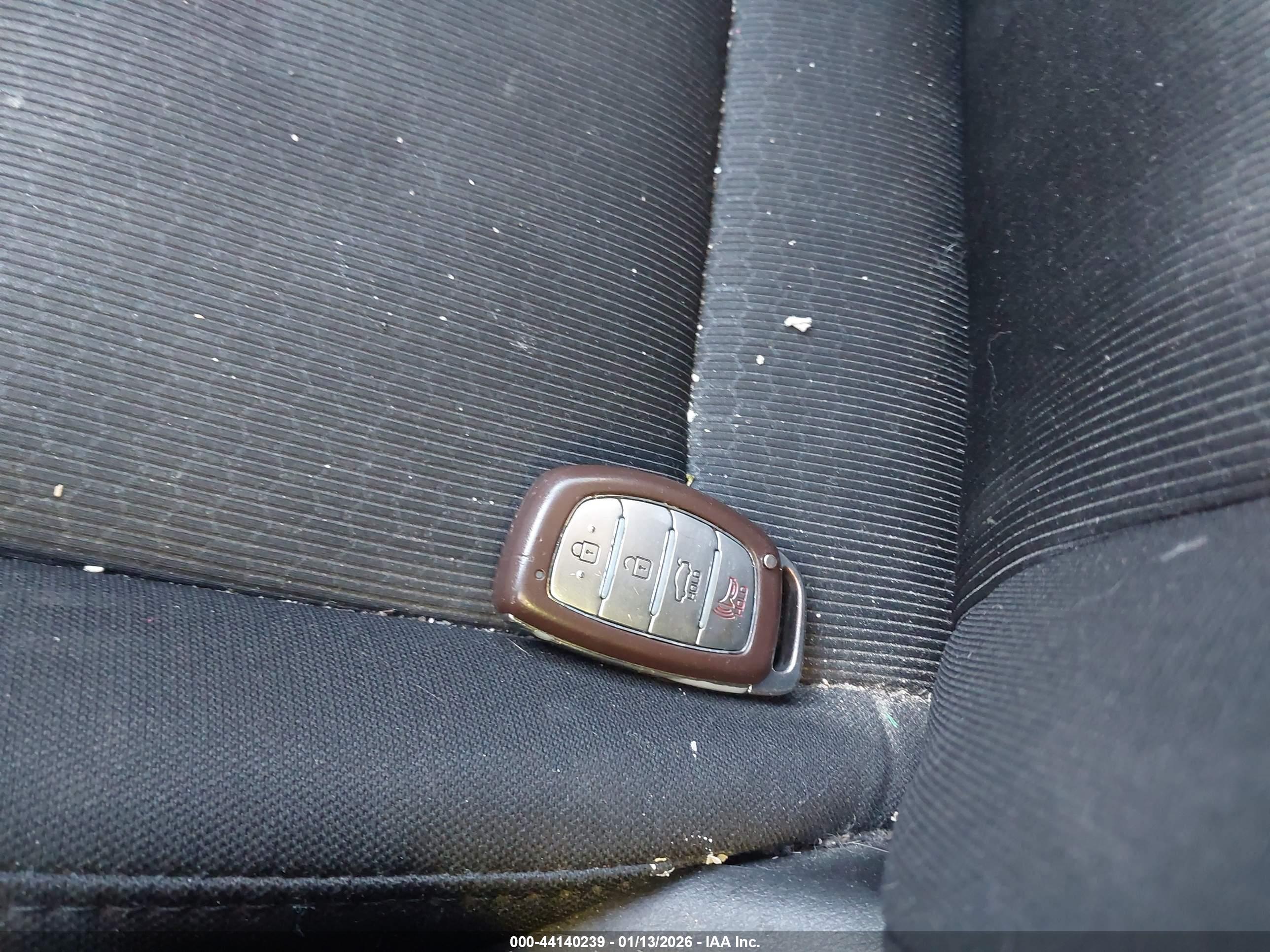 HYUNDAI ELANTRA image 11