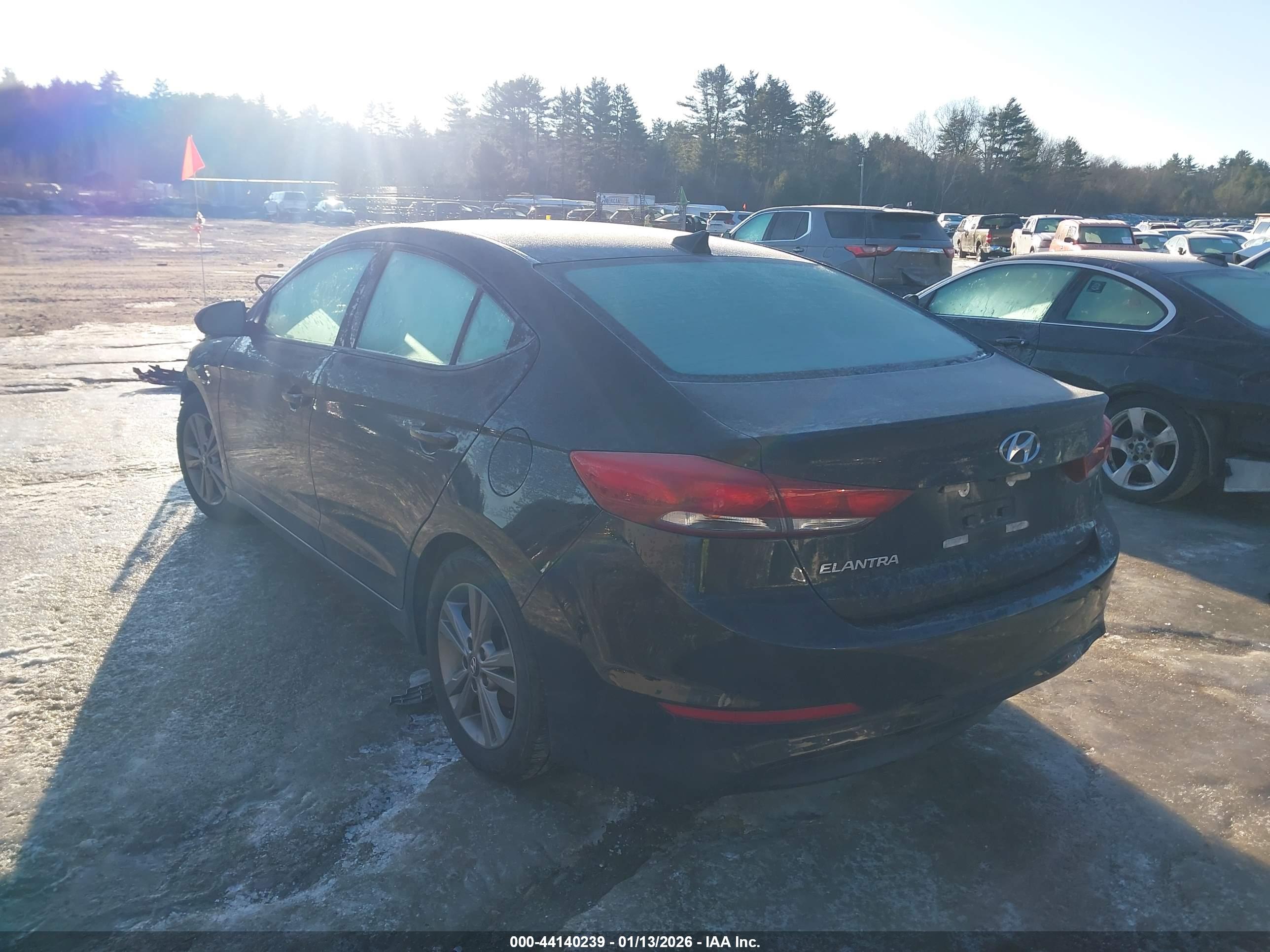 HYUNDAI ELANTRA image 3