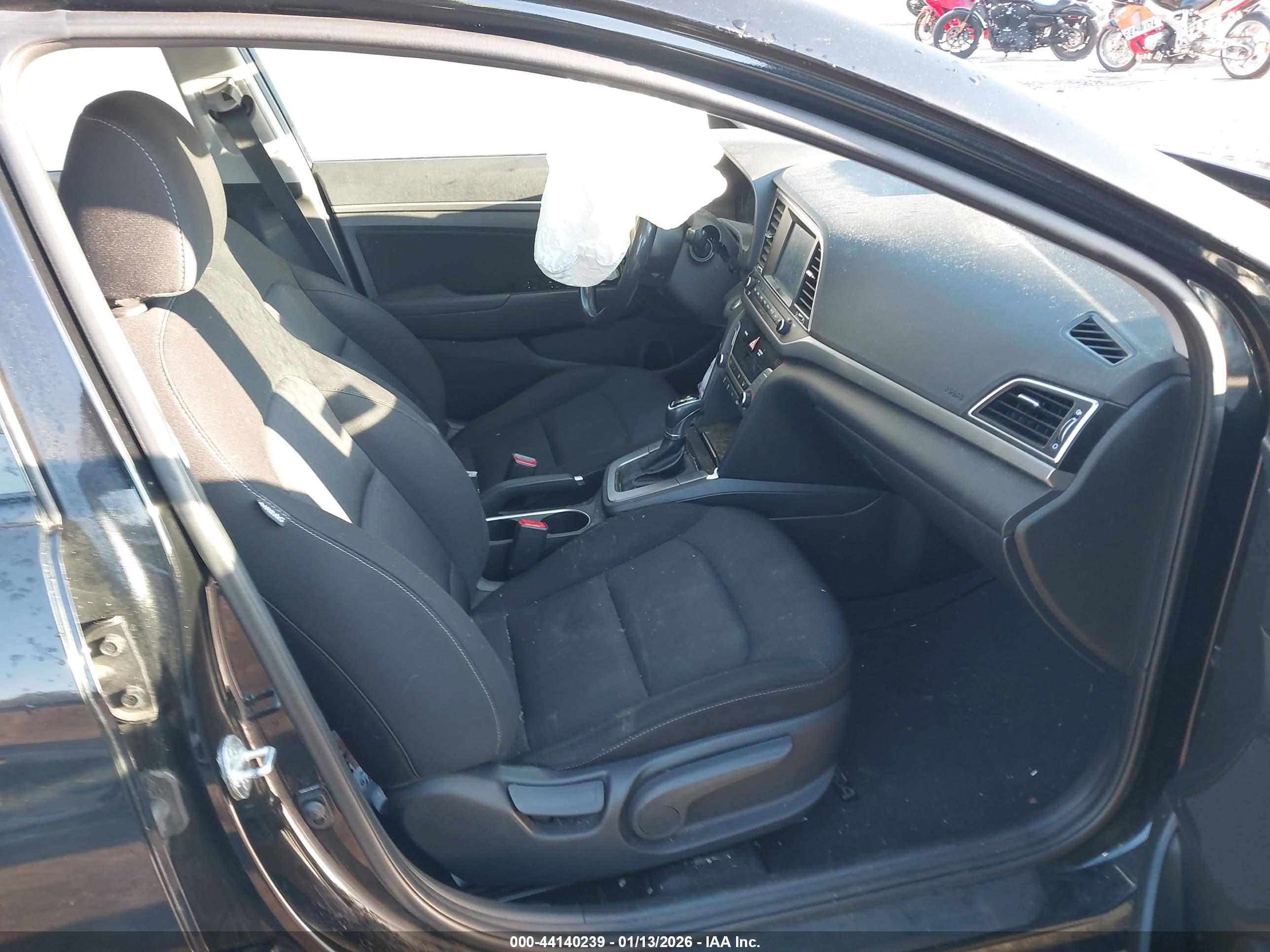 HYUNDAI ELANTRA image 5