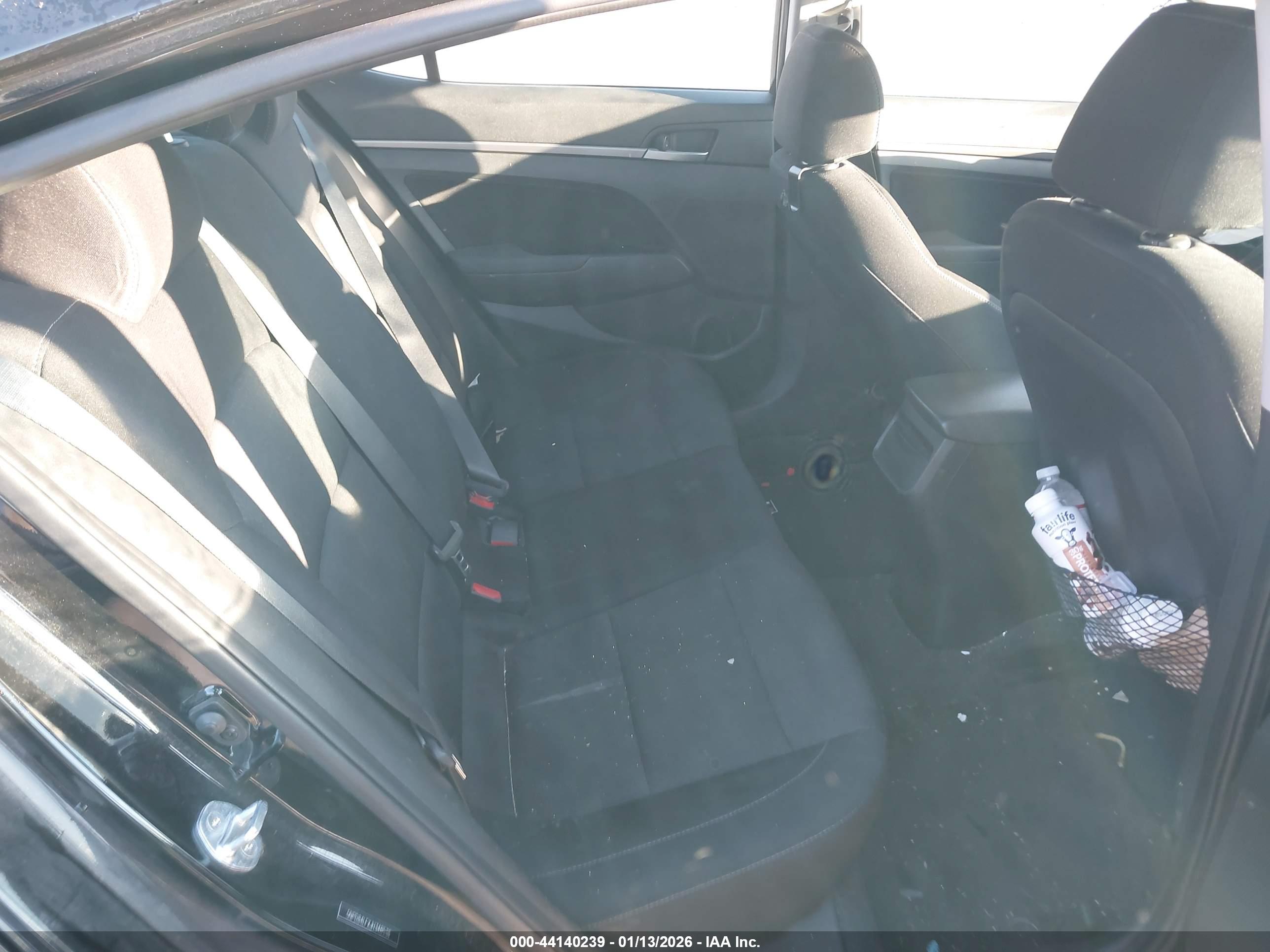 HYUNDAI ELANTRA image 8