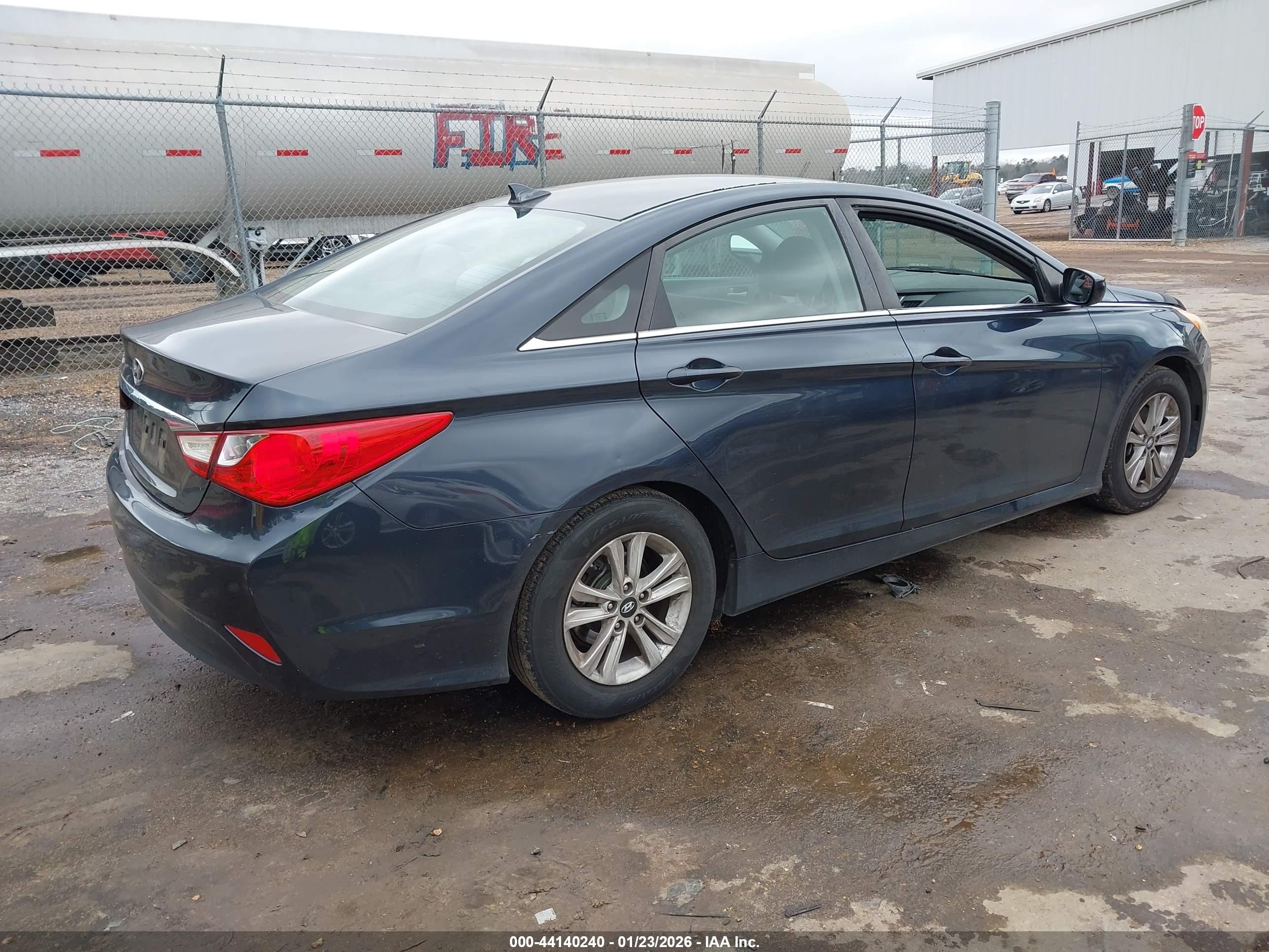 HYUNDAI SONATA image 4