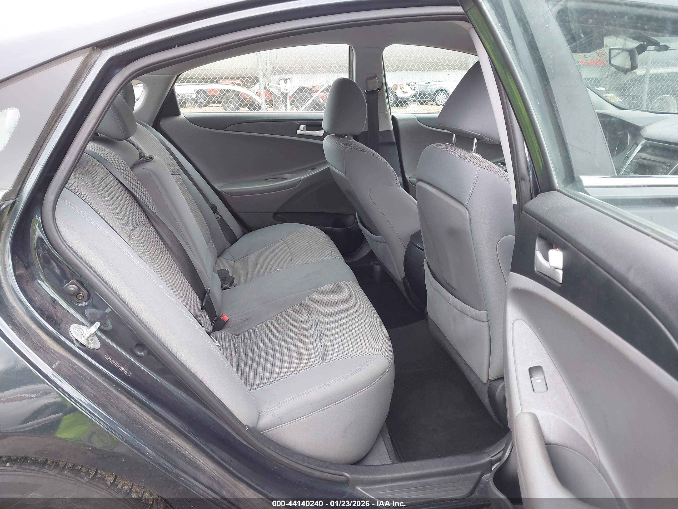HYUNDAI SONATA image 8