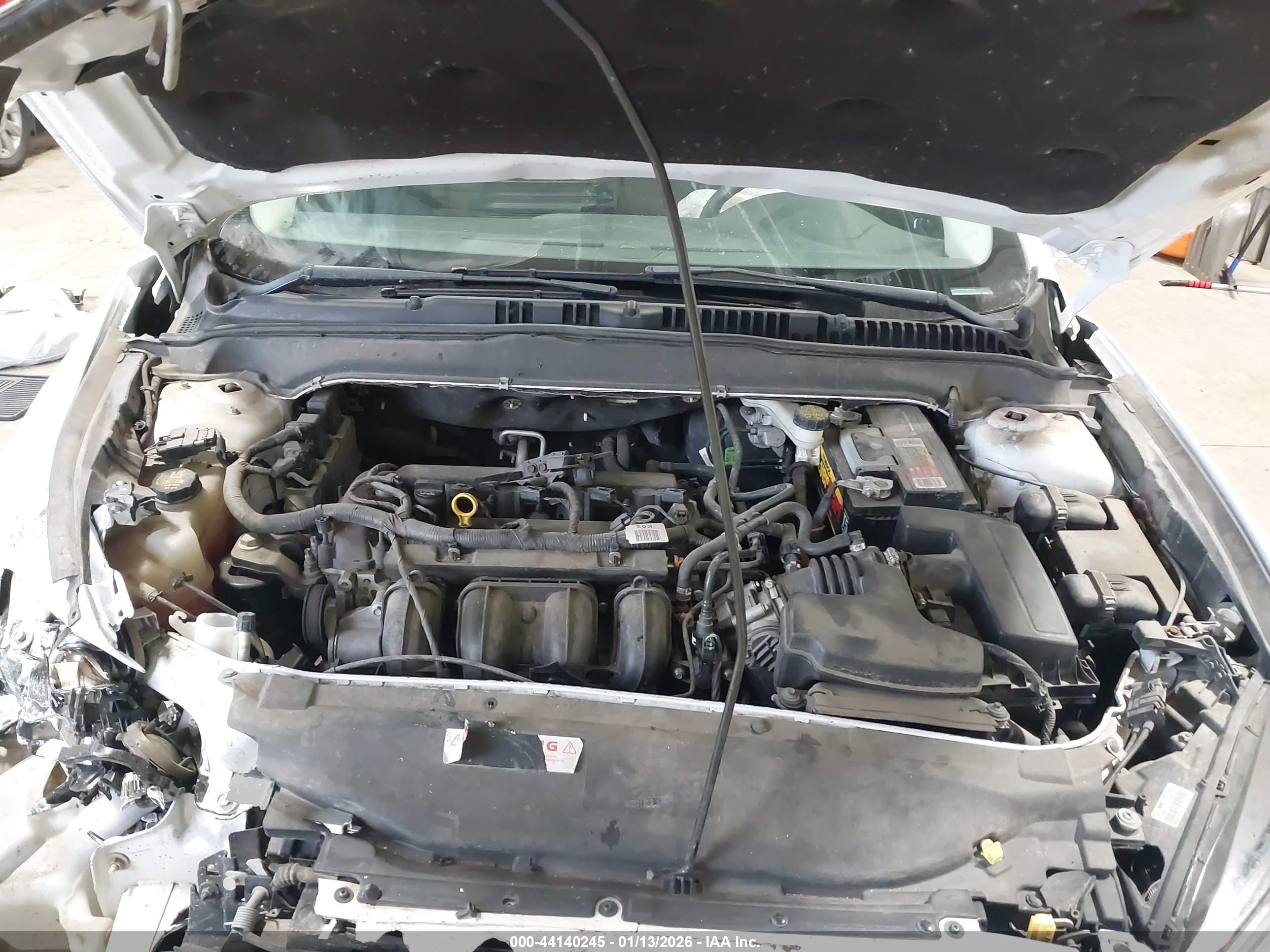 FORD FUSION image 10