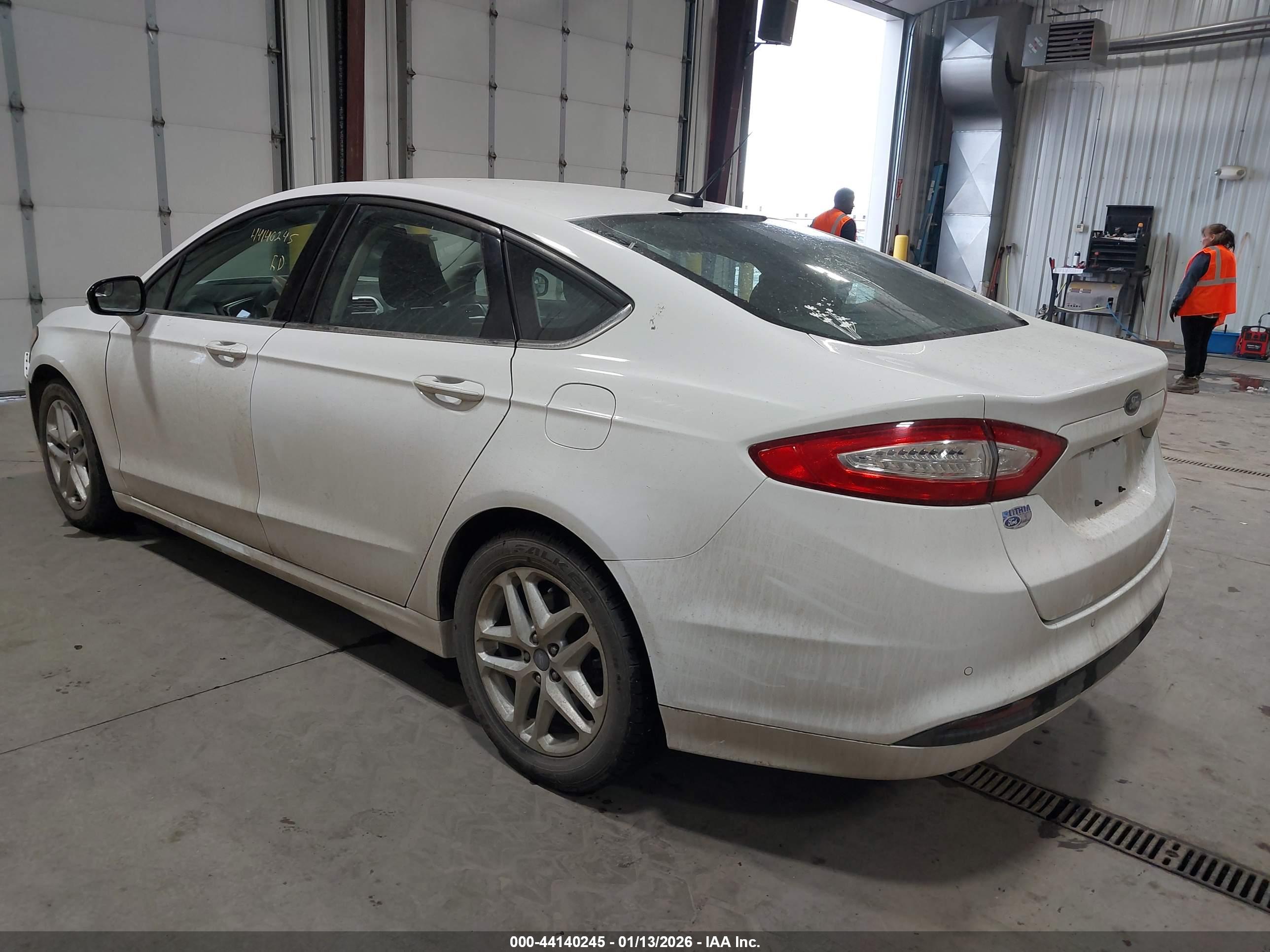 FORD FUSION image 3
