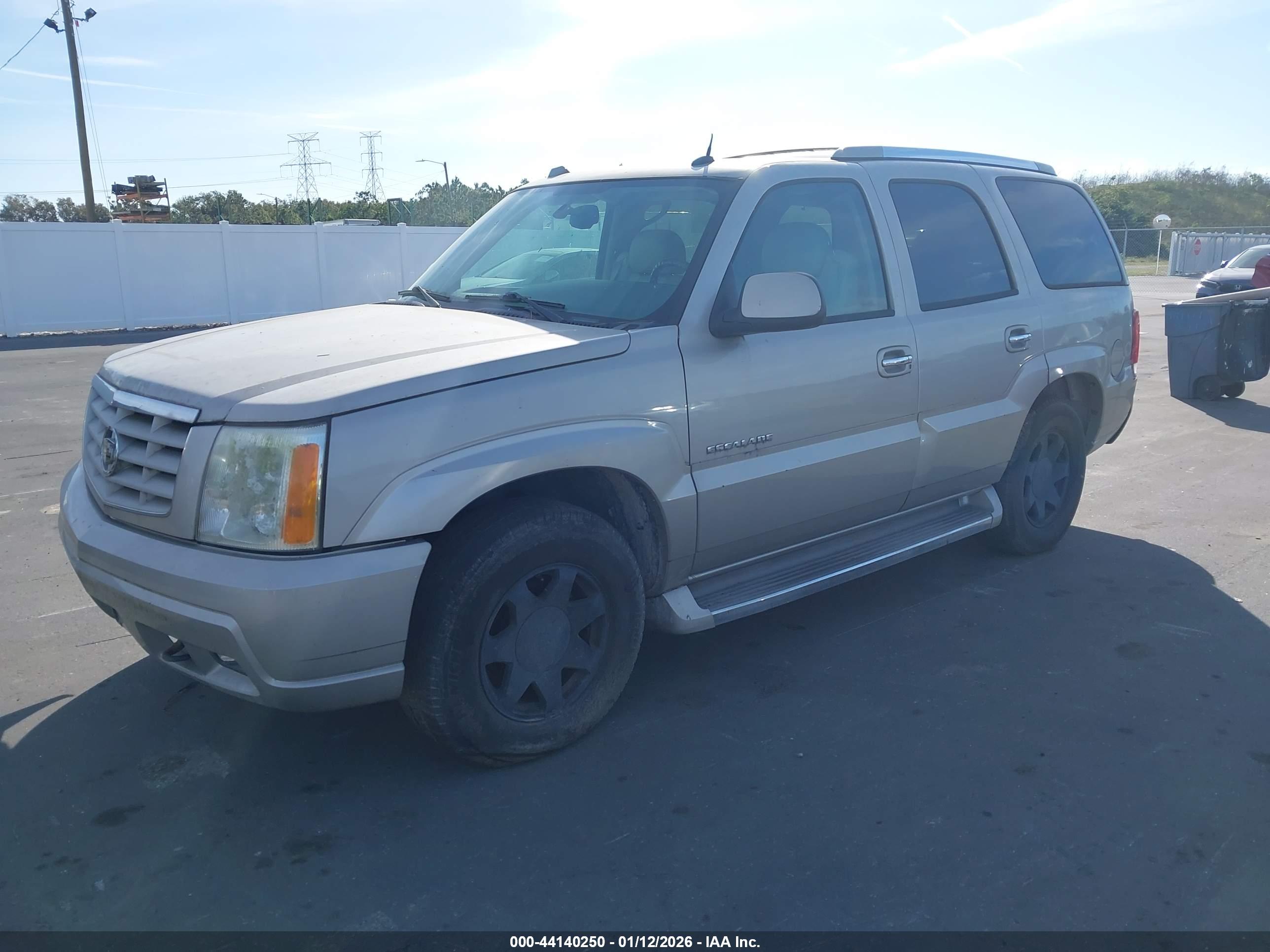 CADILLAC ESCALADE image 2