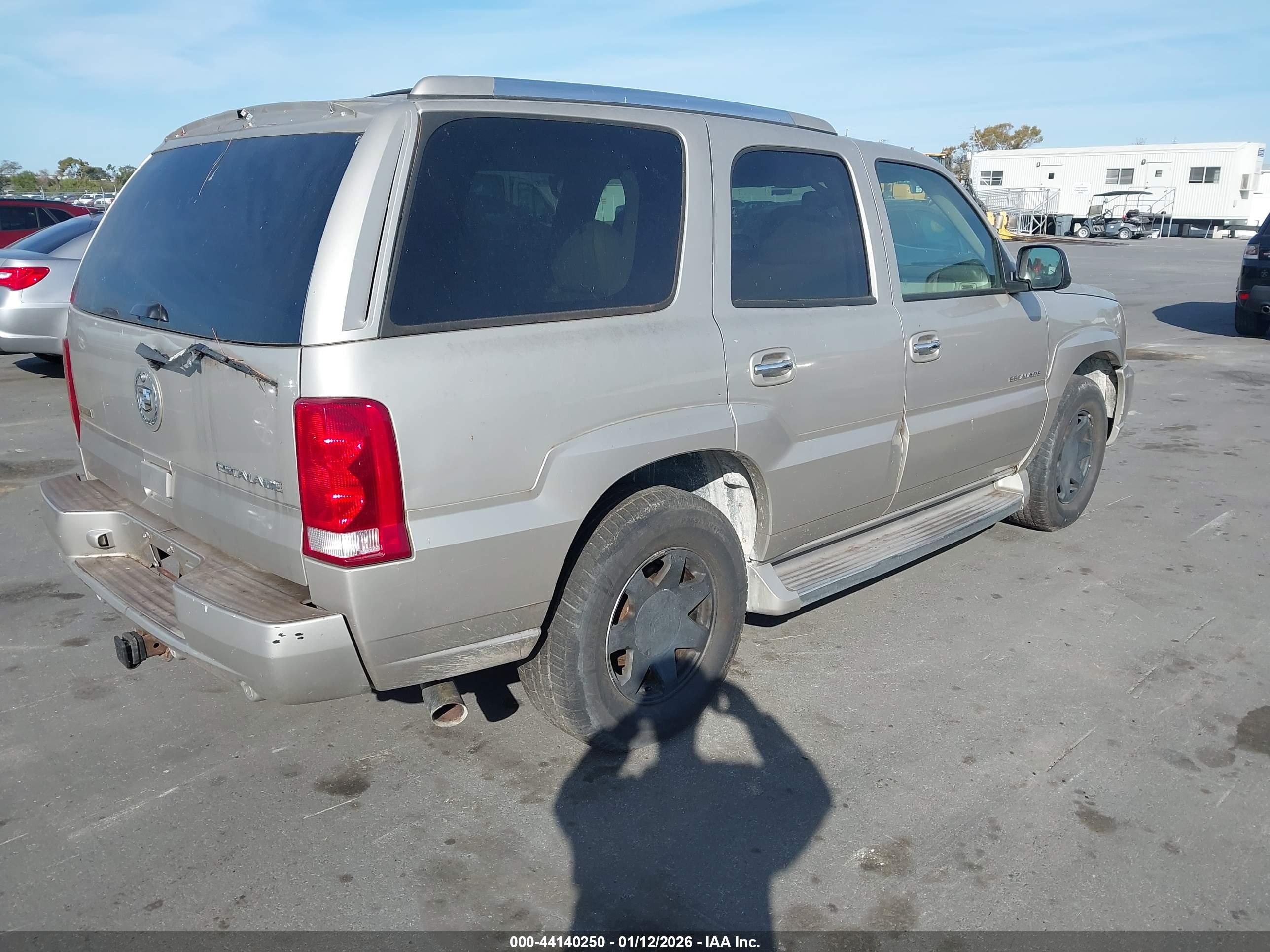 CADILLAC ESCALADE image 4
