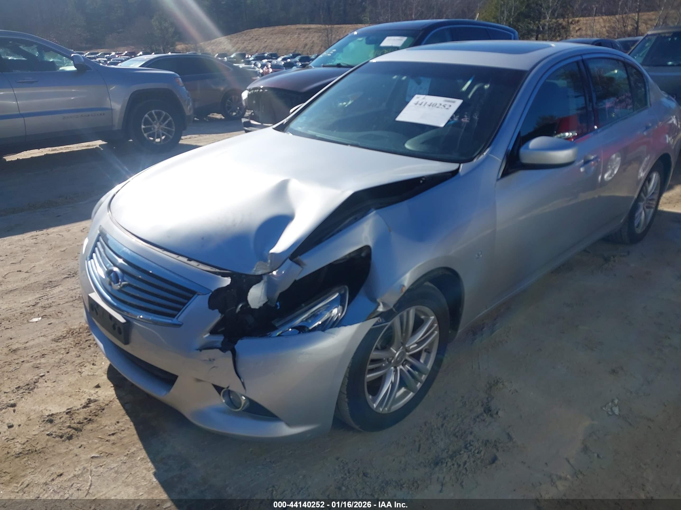 INFINITI Q40 image 2