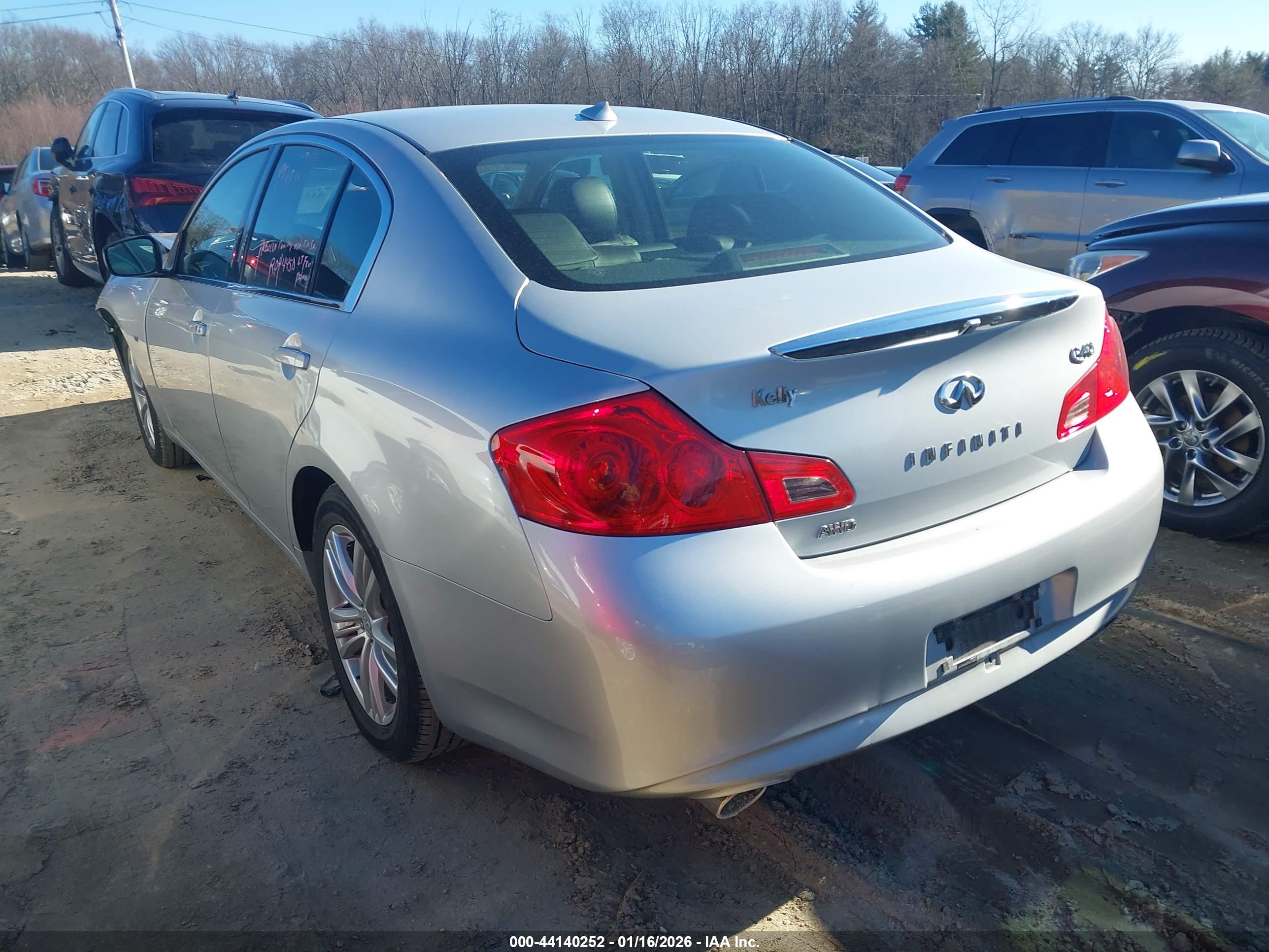 INFINITI Q40 image 3