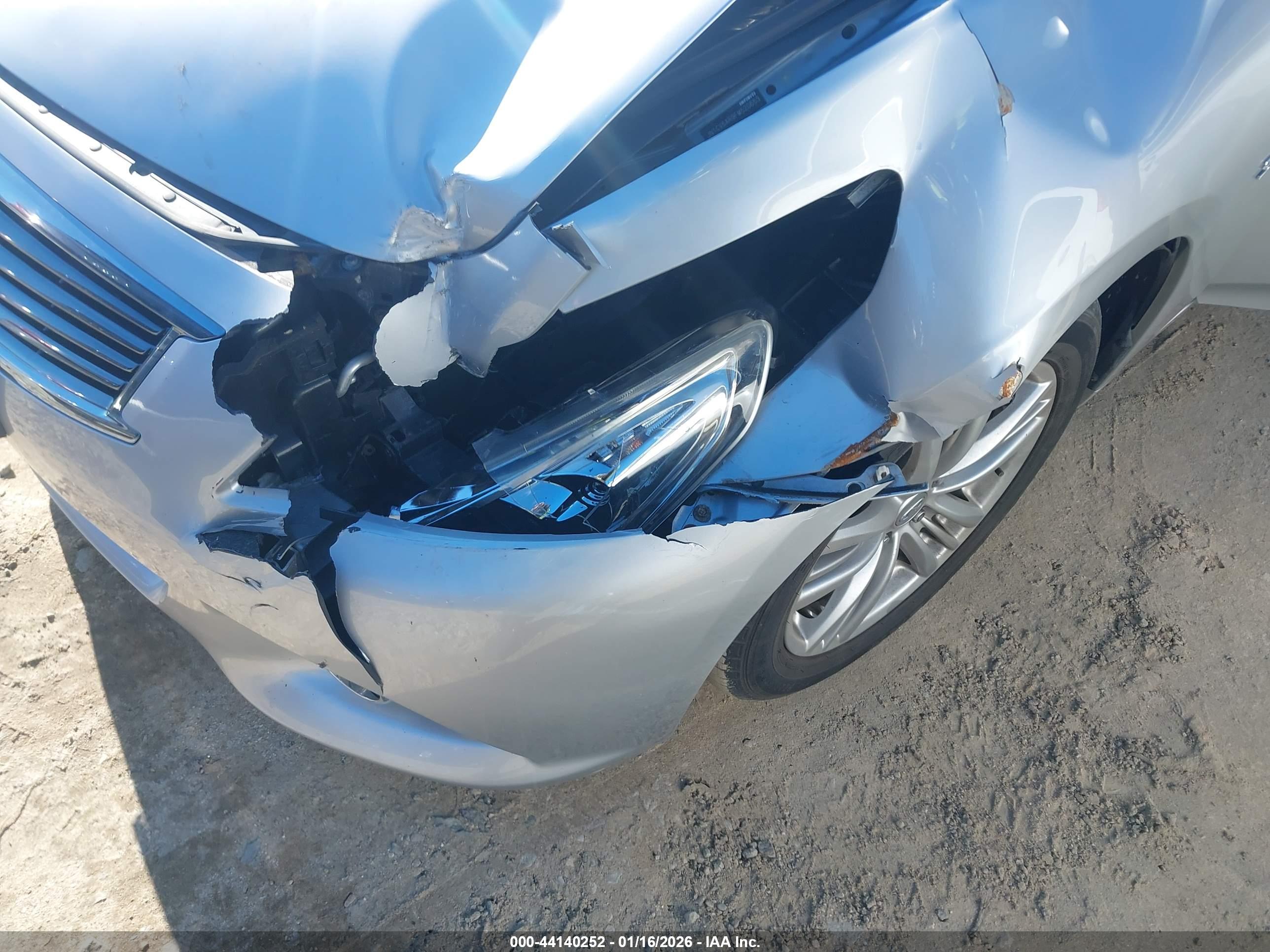 INFINITI Q40 image 6