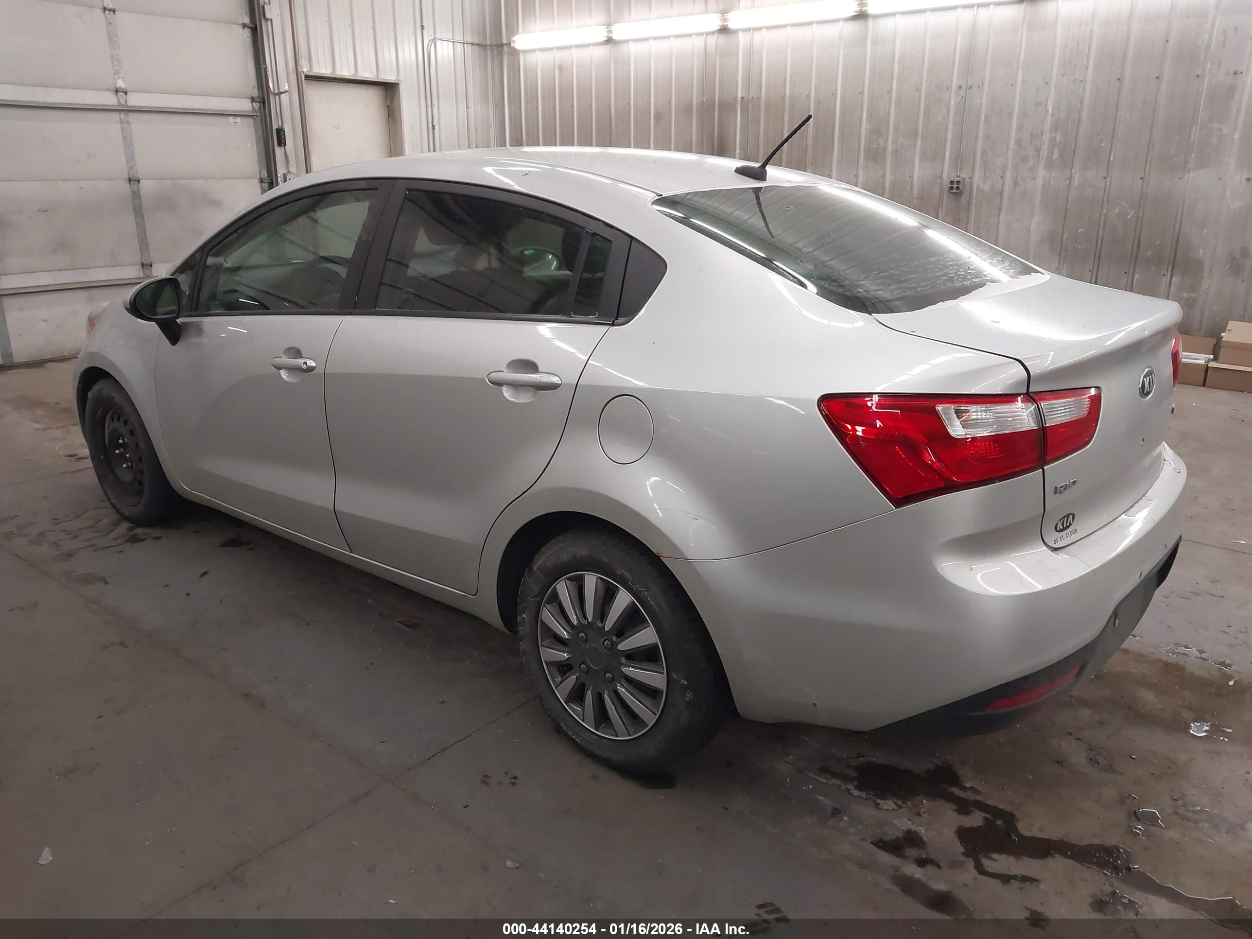KIA RIO image 3
