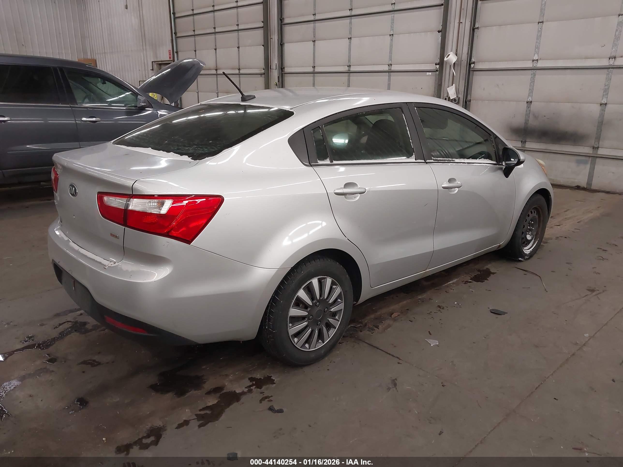 KIA RIO image 4