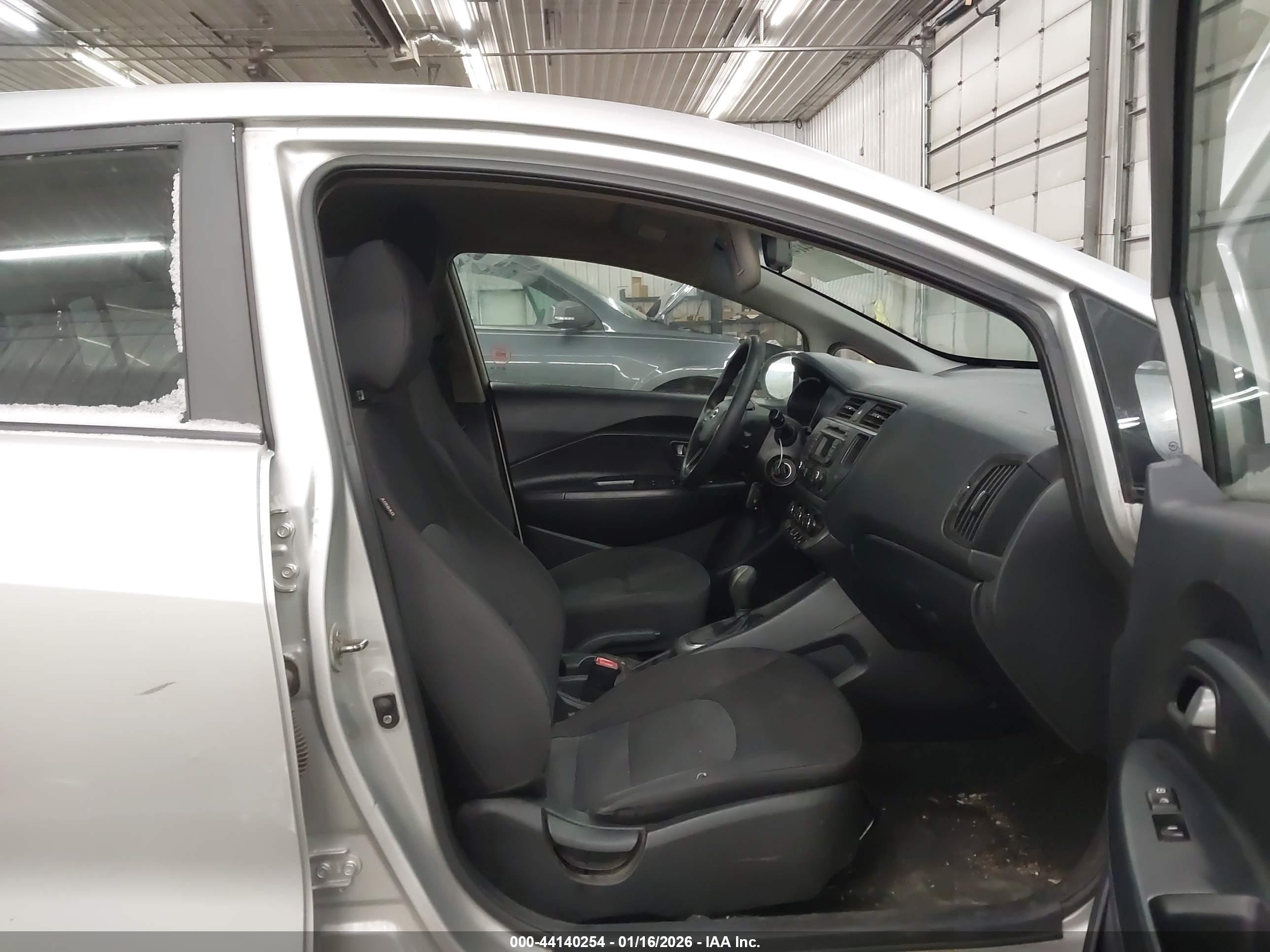 KIA RIO image 5