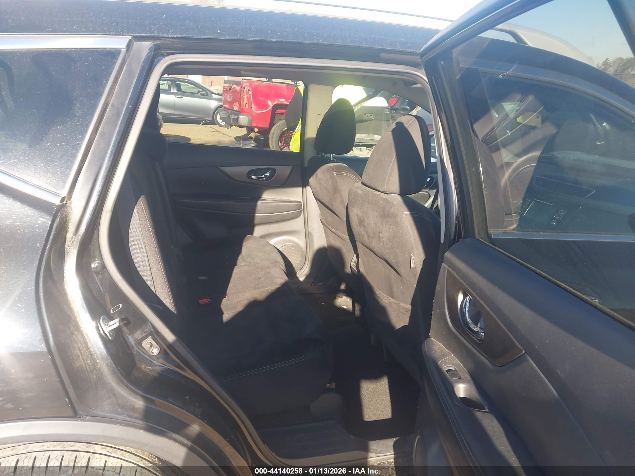 NISSAN ROGUE image 8