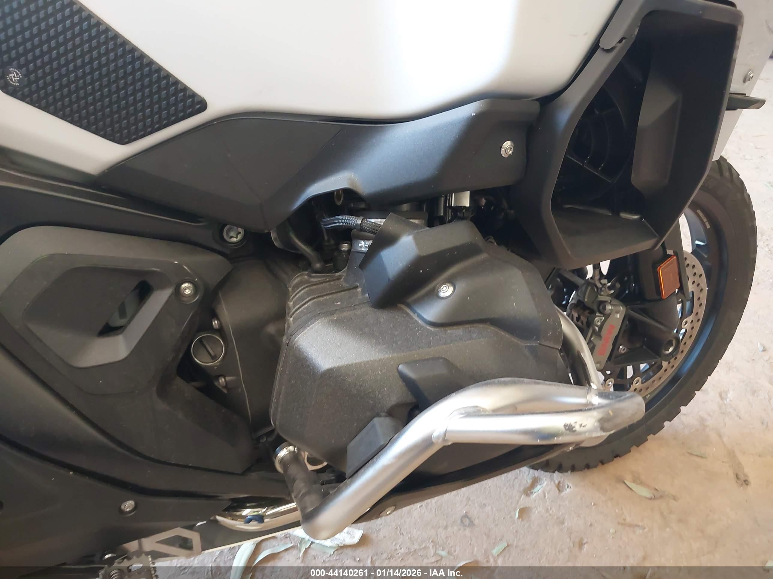 BMW R image 8