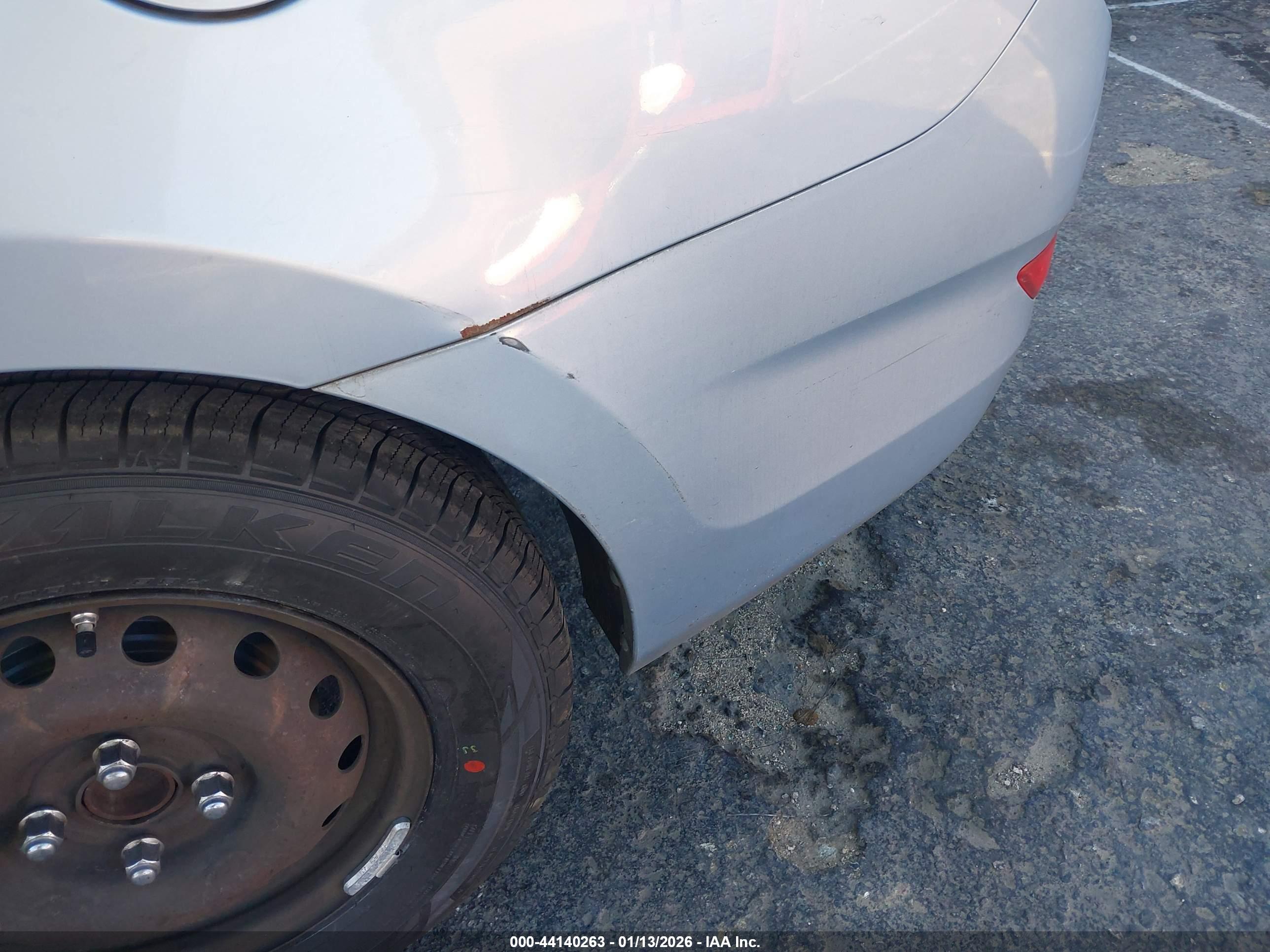 HYUNDAI ACCENT image 6