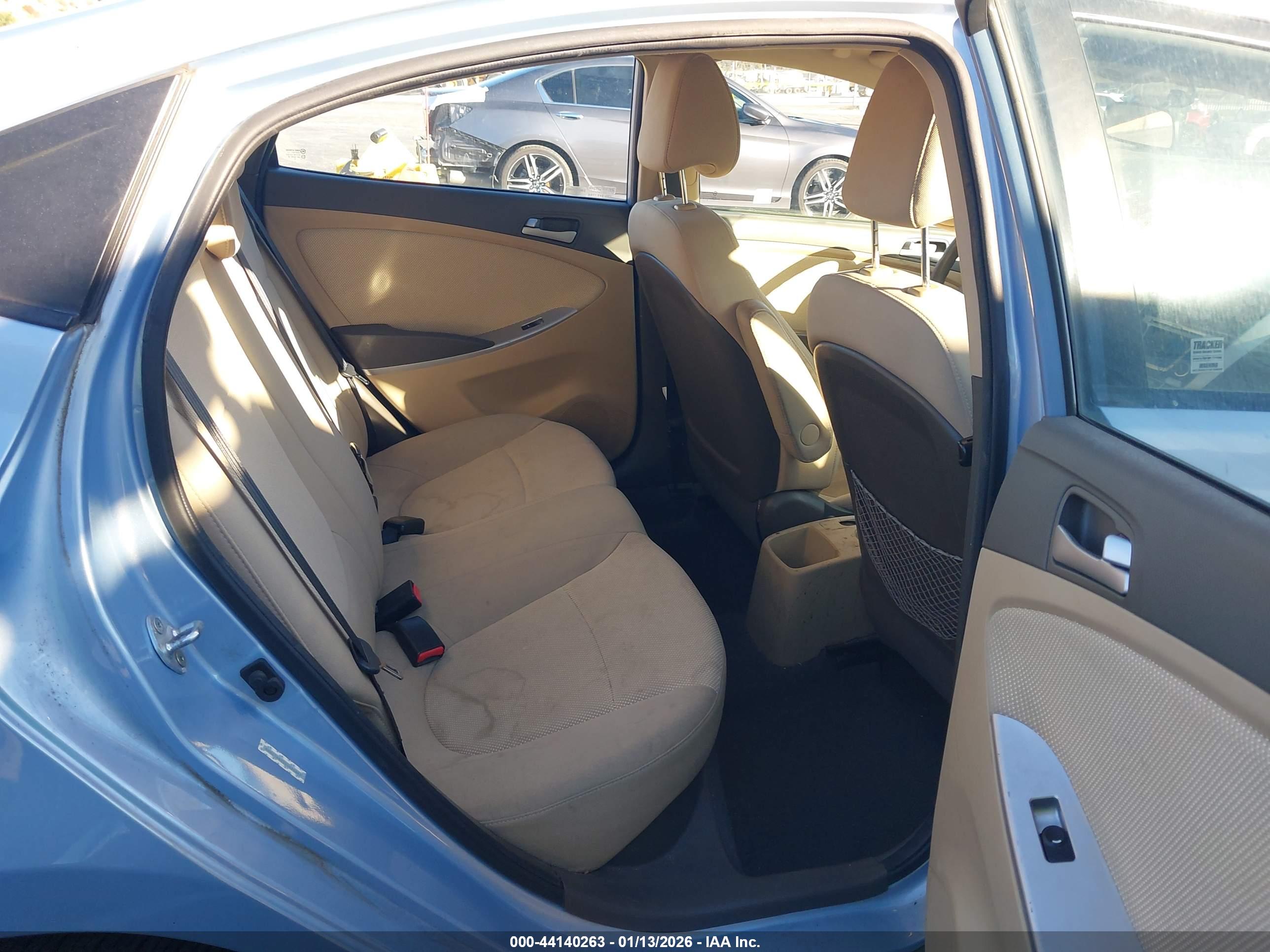 HYUNDAI ACCENT image 8
